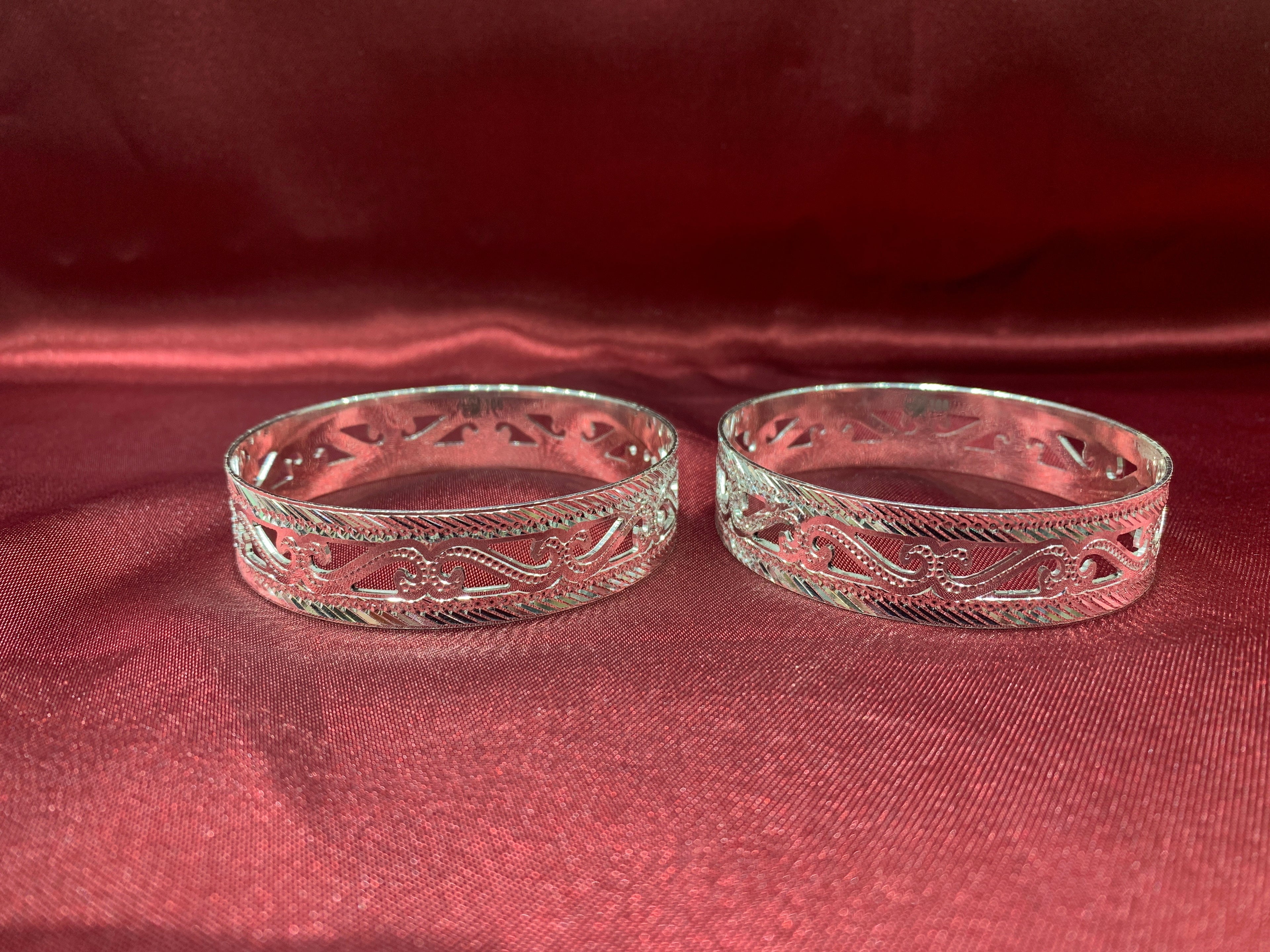 Traditional silver bangles B14