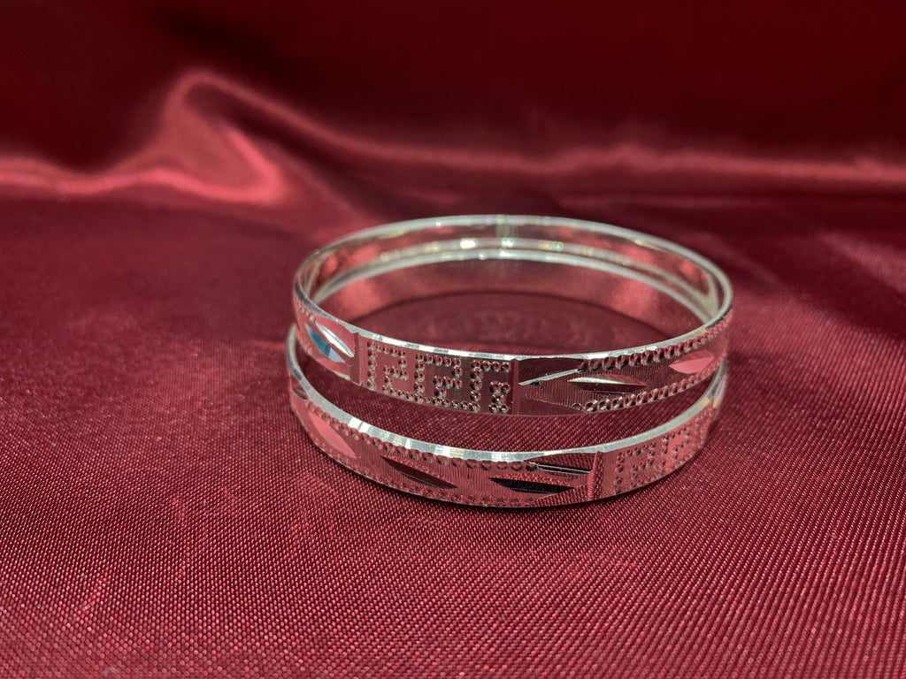 Traditional silver bangles B19