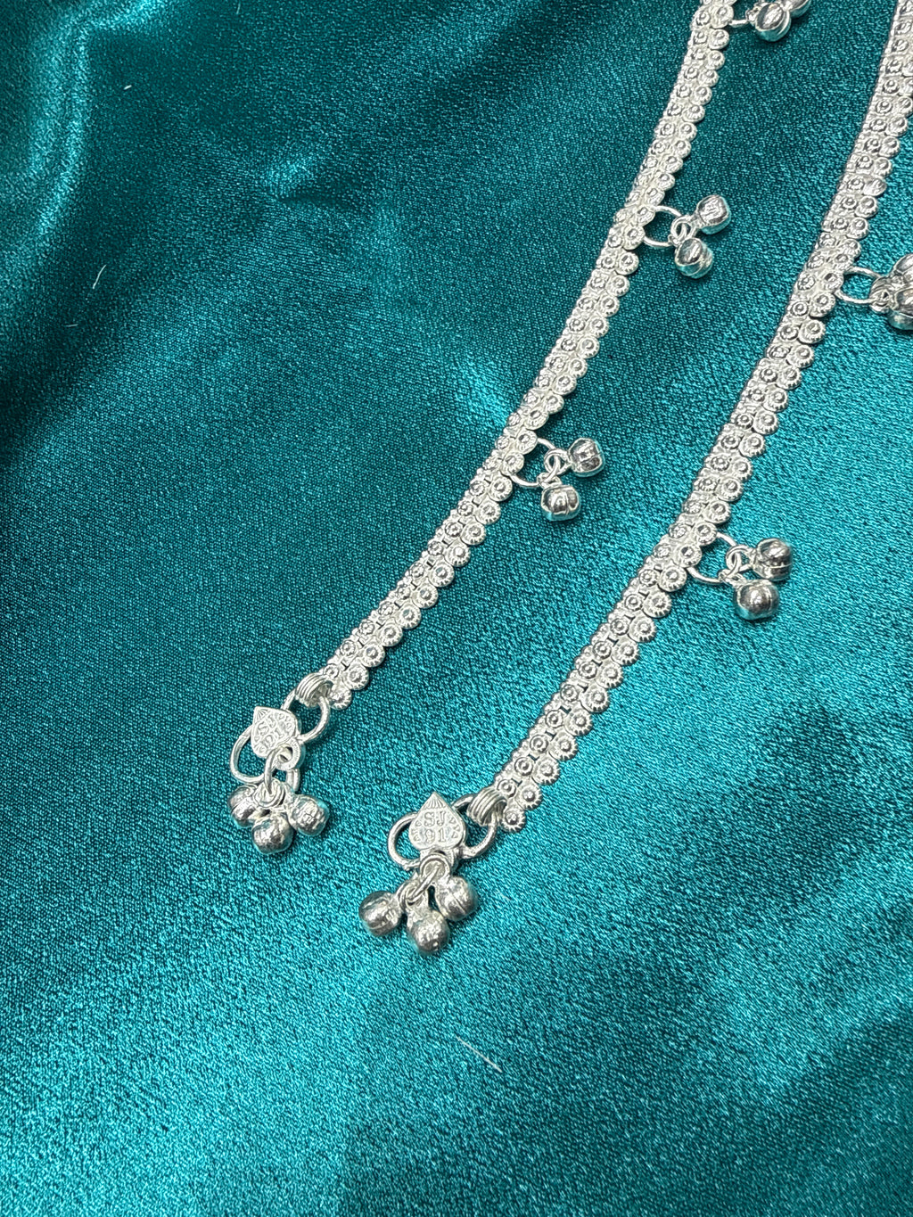 Kids fancy silver anklets (Size: 10-12 year old)