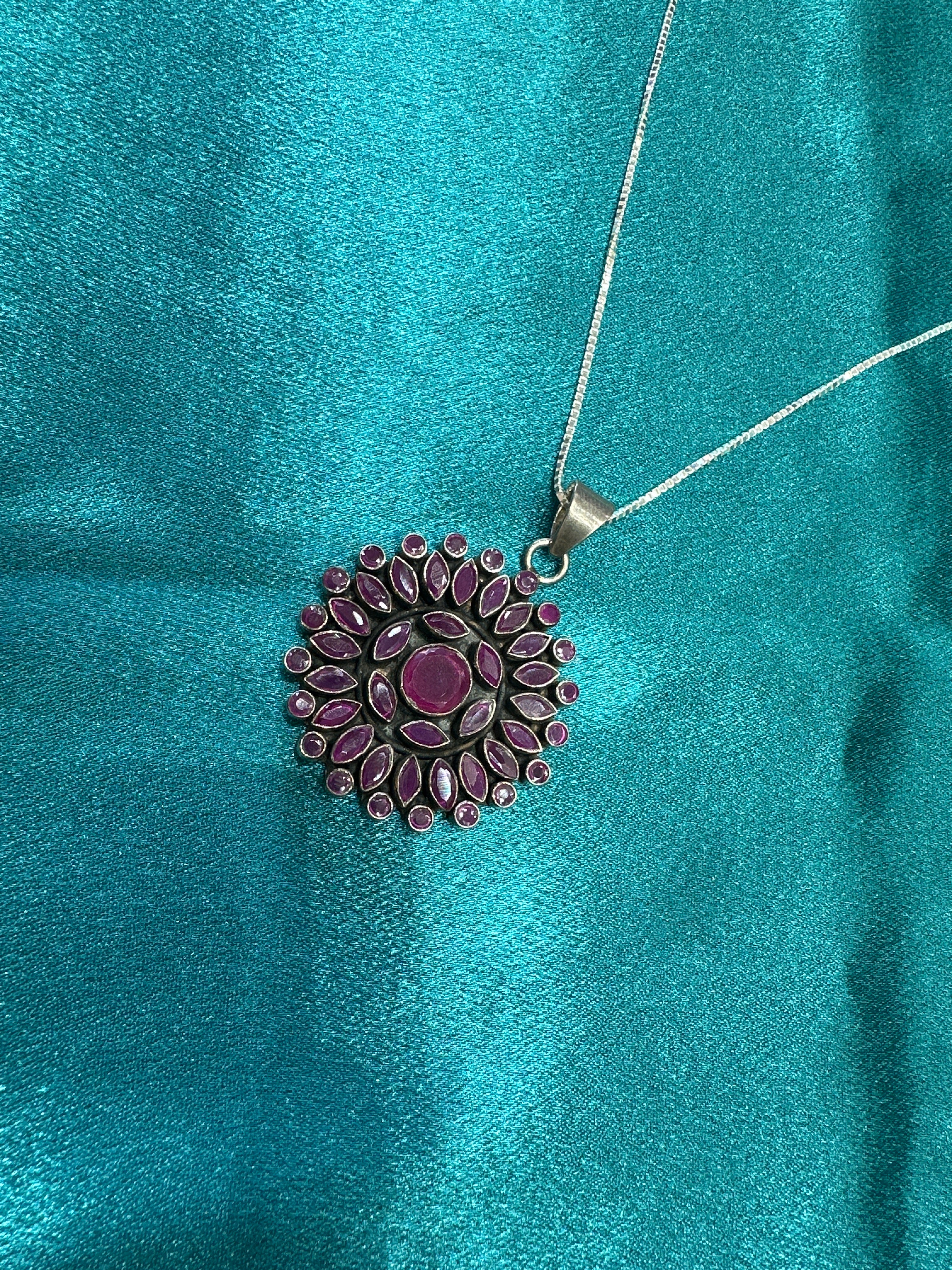 Women’s Fancy Silver pendant set