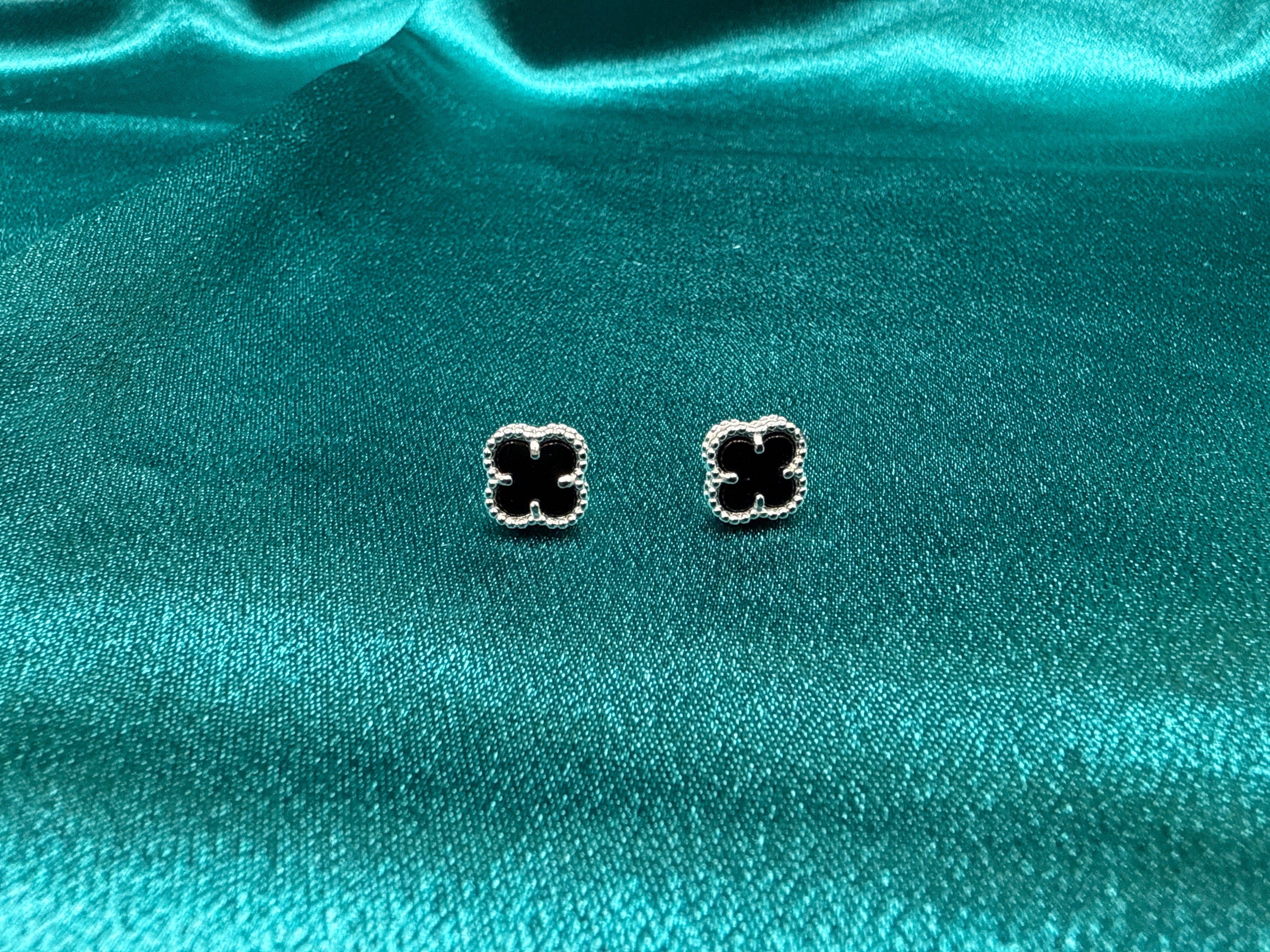 Women’s Fancy Clover Silver Earrings