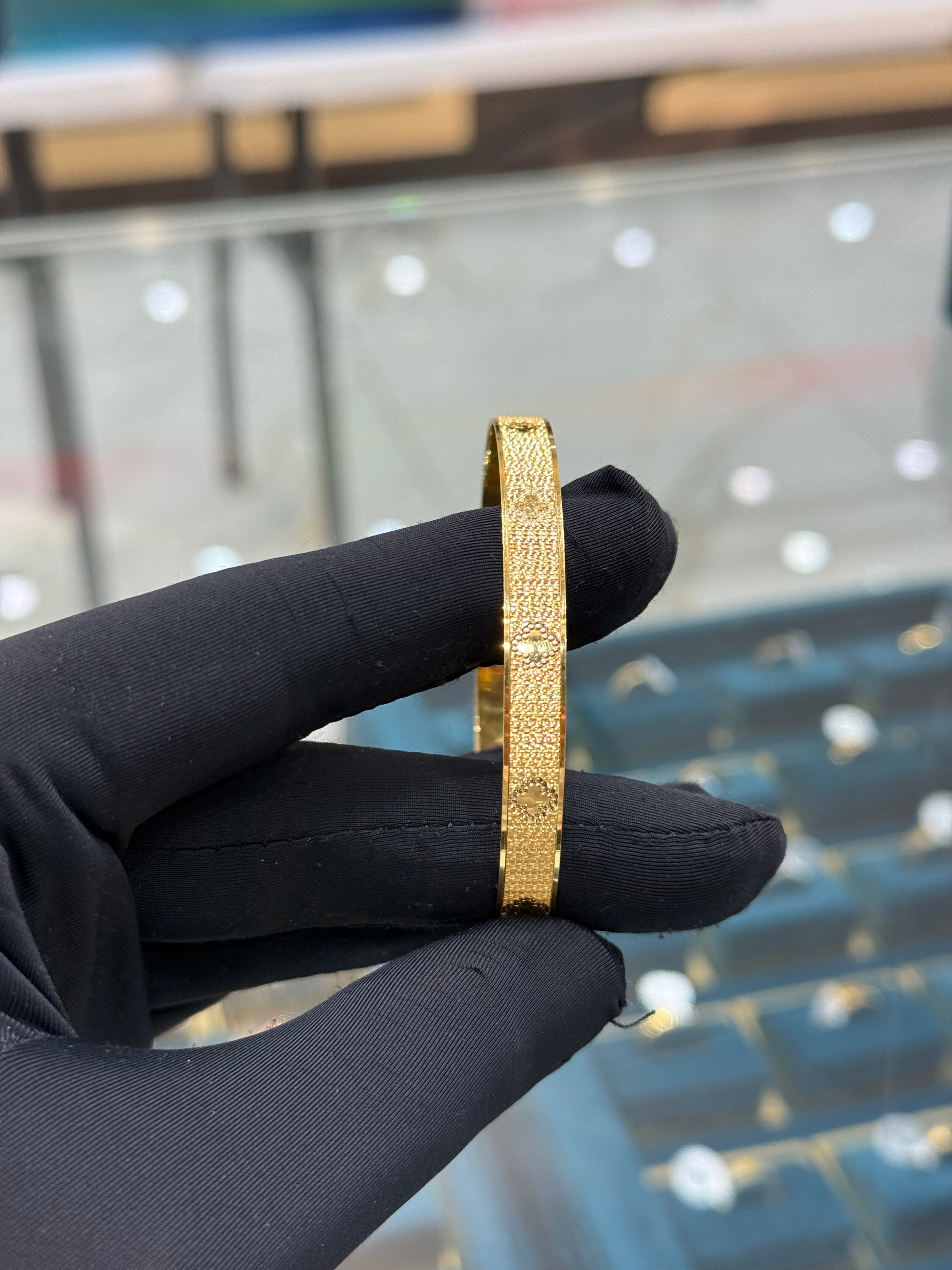 22k Gold Designer Bangle