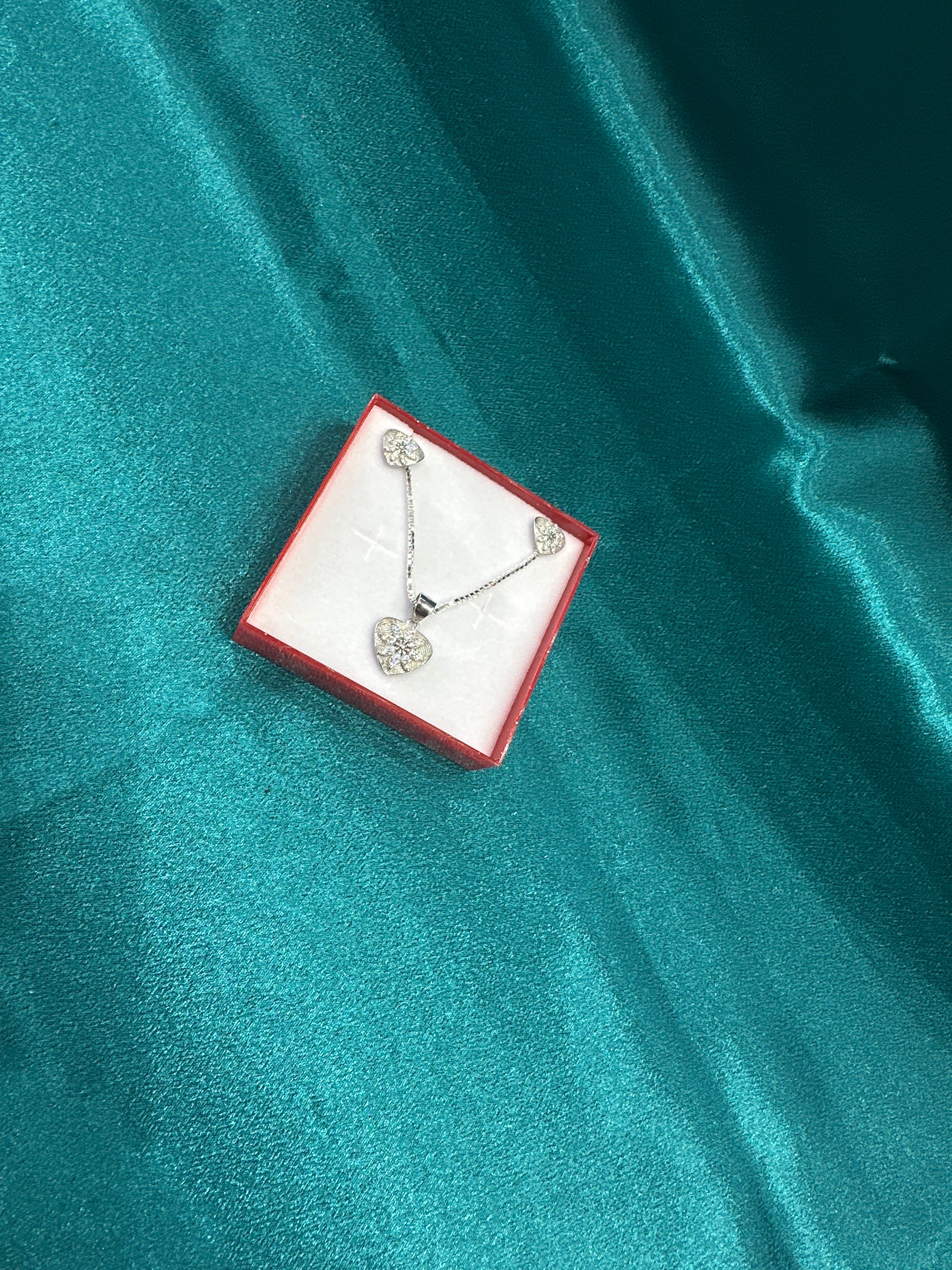 Women’s Fancy Silver pendant set