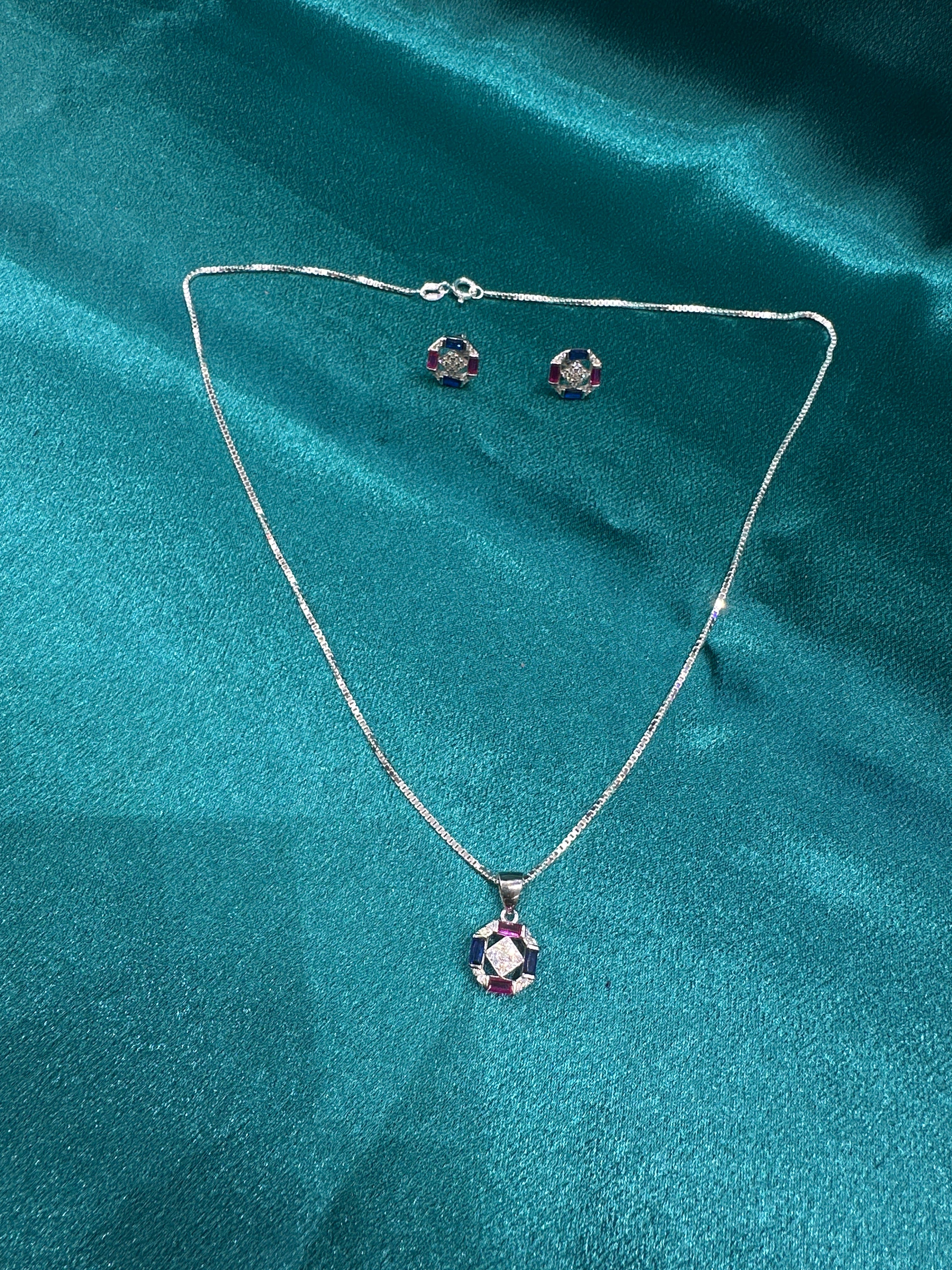 Women’s Fancy Silver pendant set