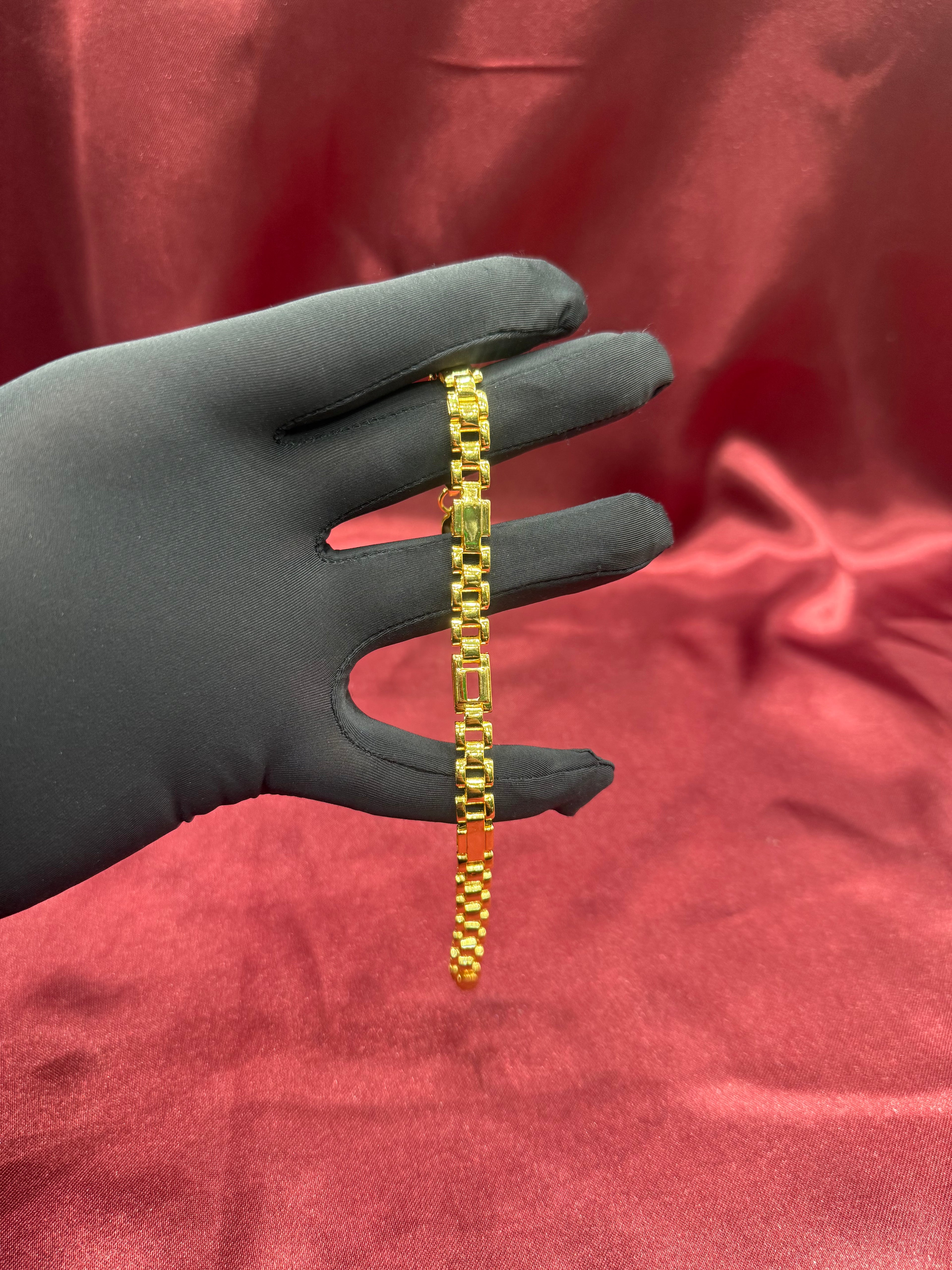 Men’s light weight Gold Plated Designer Silver Bracelet (7mm)