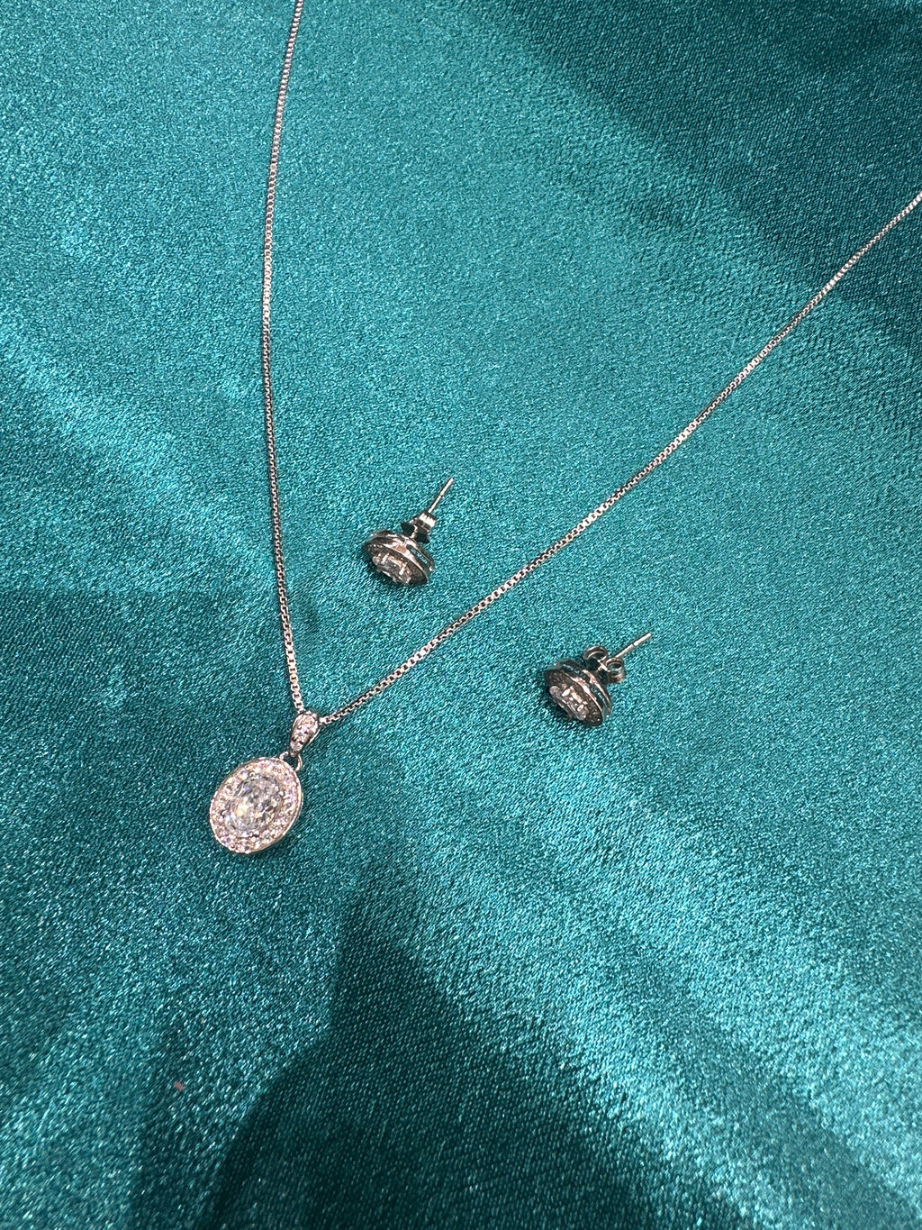 Women’s Fancy Silver pendant set