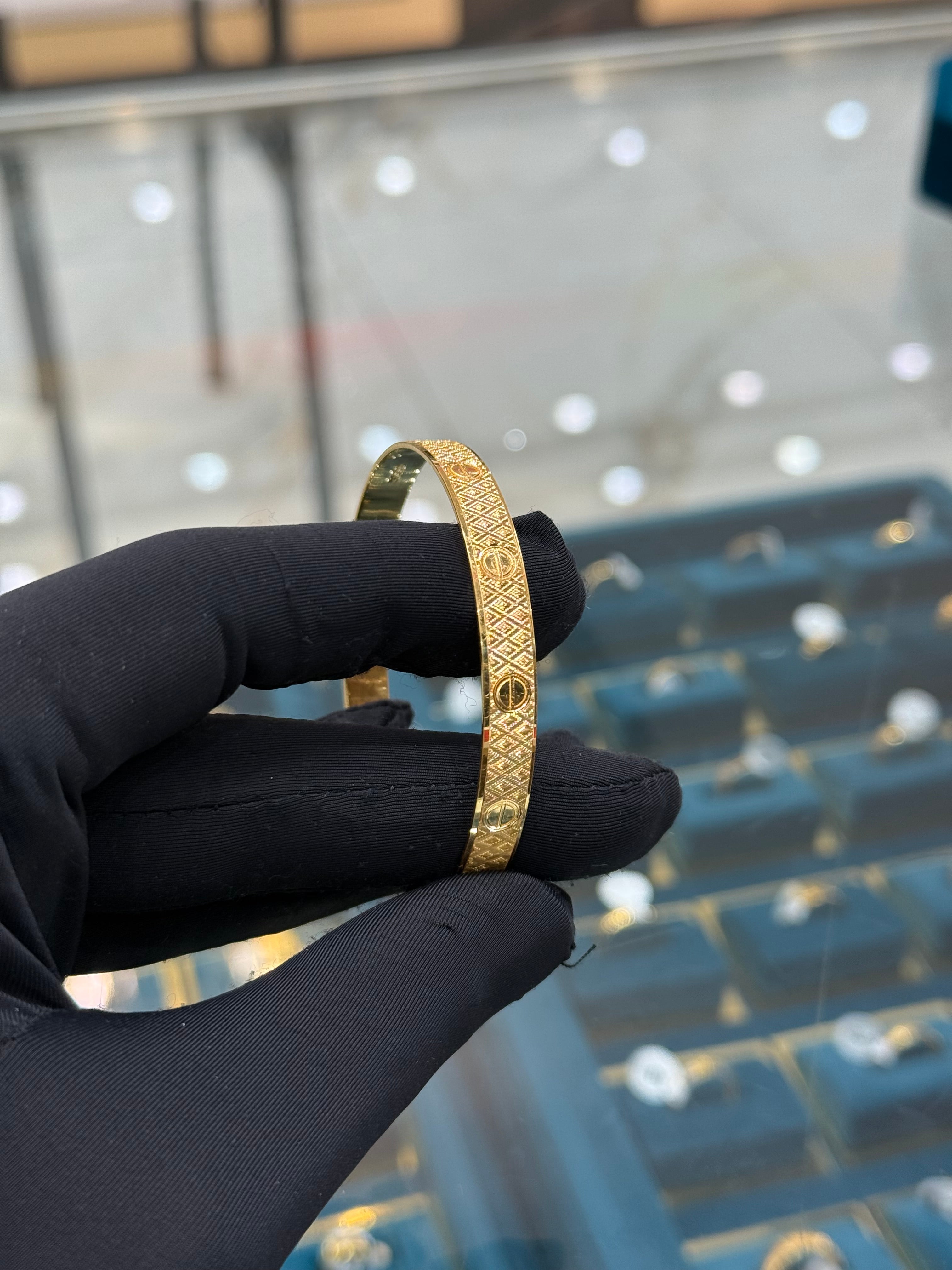 22k Gold Designer Bangle