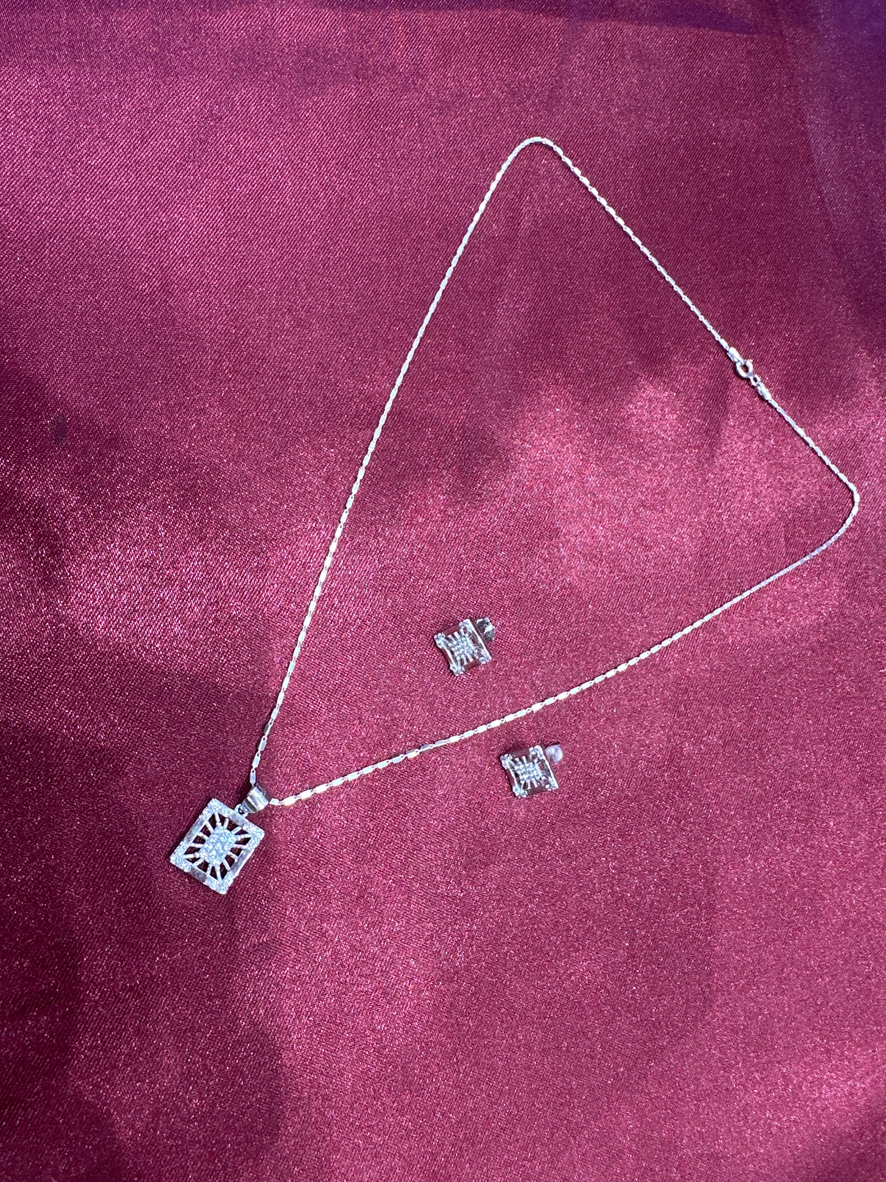 Women’s Fancy Silver pendant set
