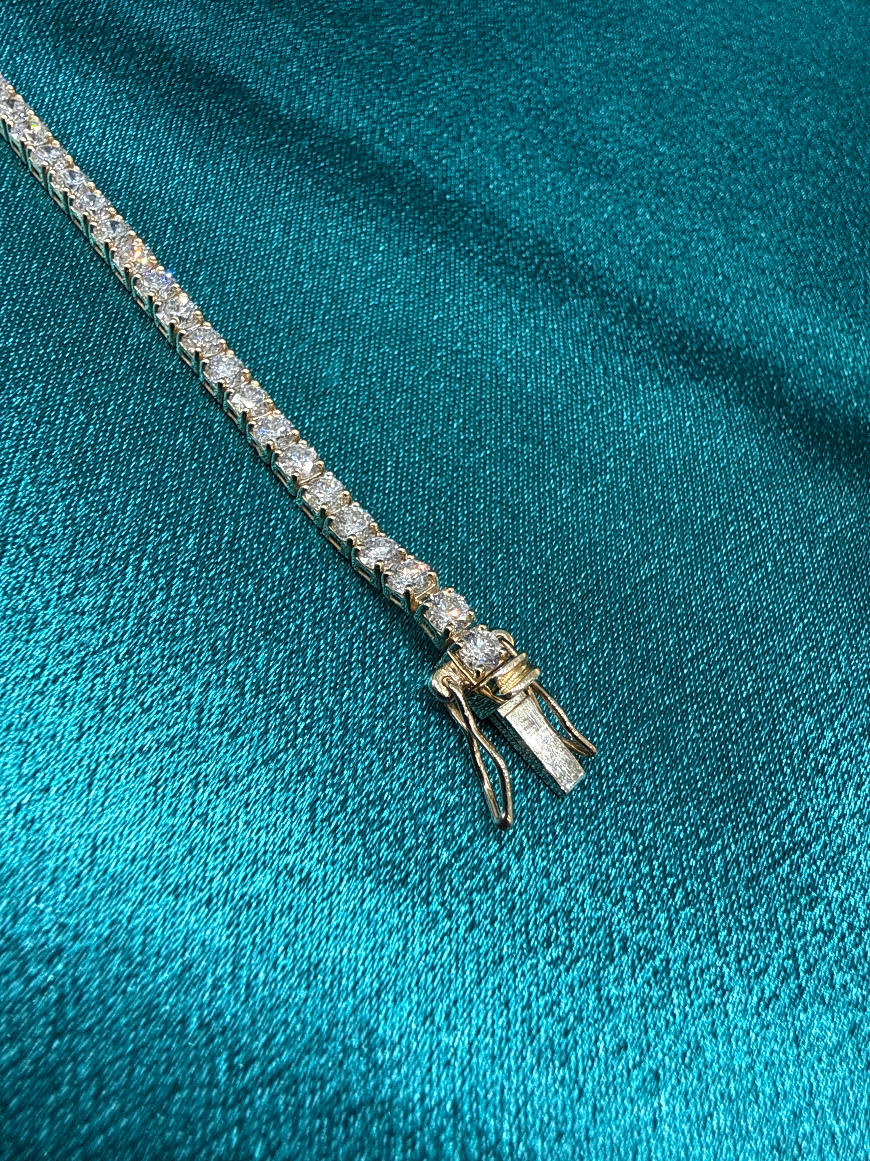 VVS Diamond Tennis Bracelet 6 Carat (8”)