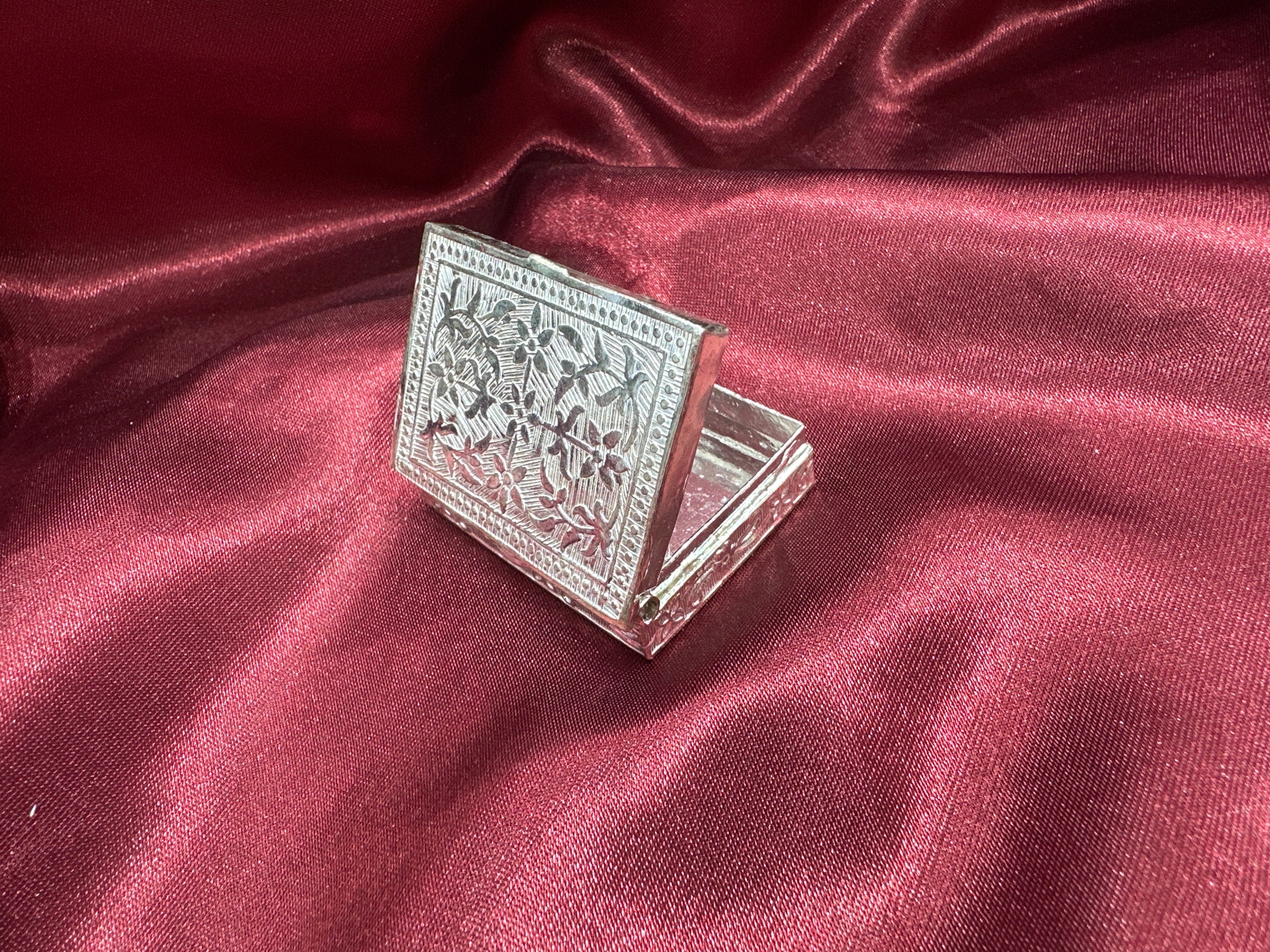 Silver designer box (Big)