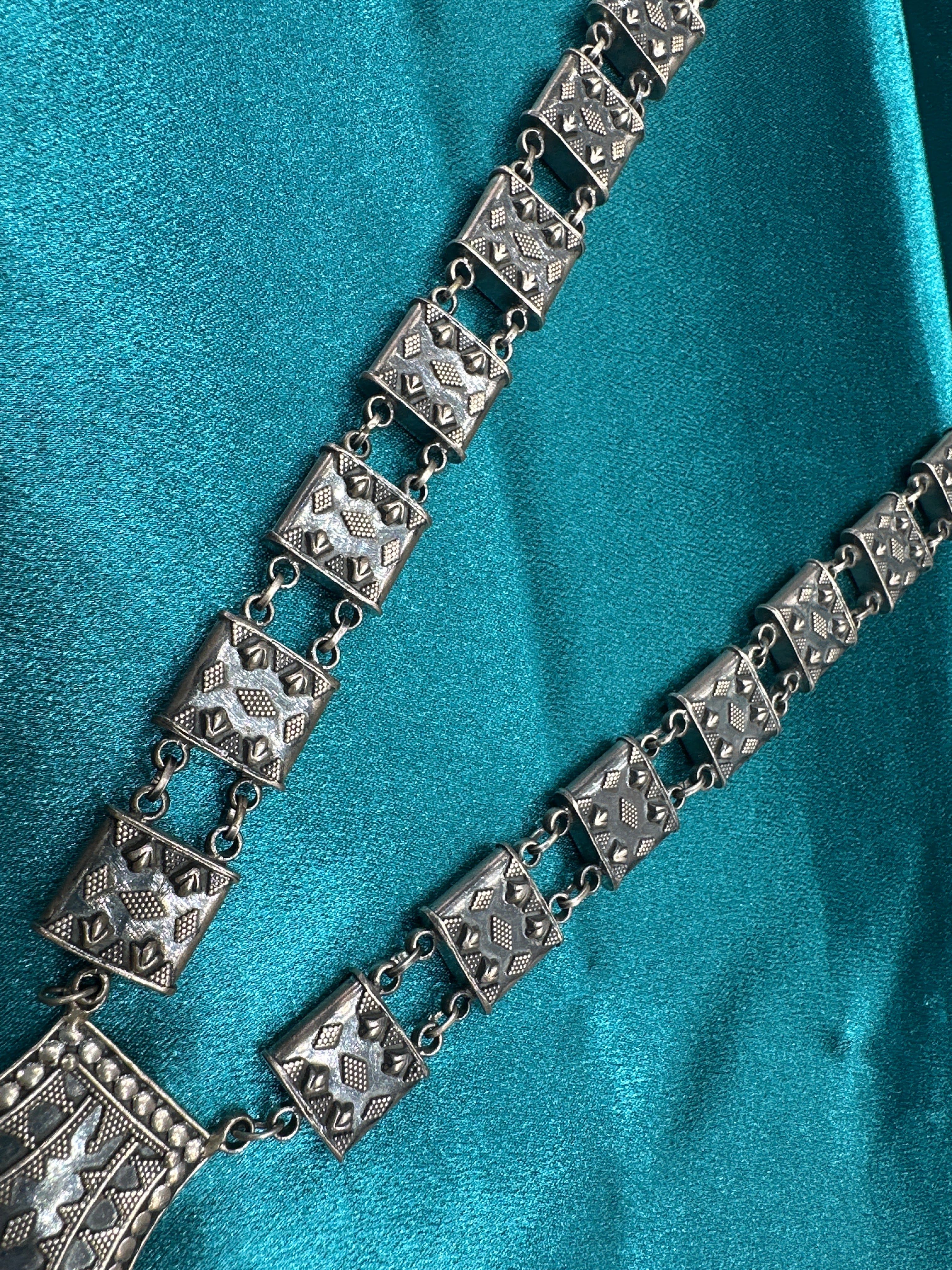 Antique Style Designer Silver necklace