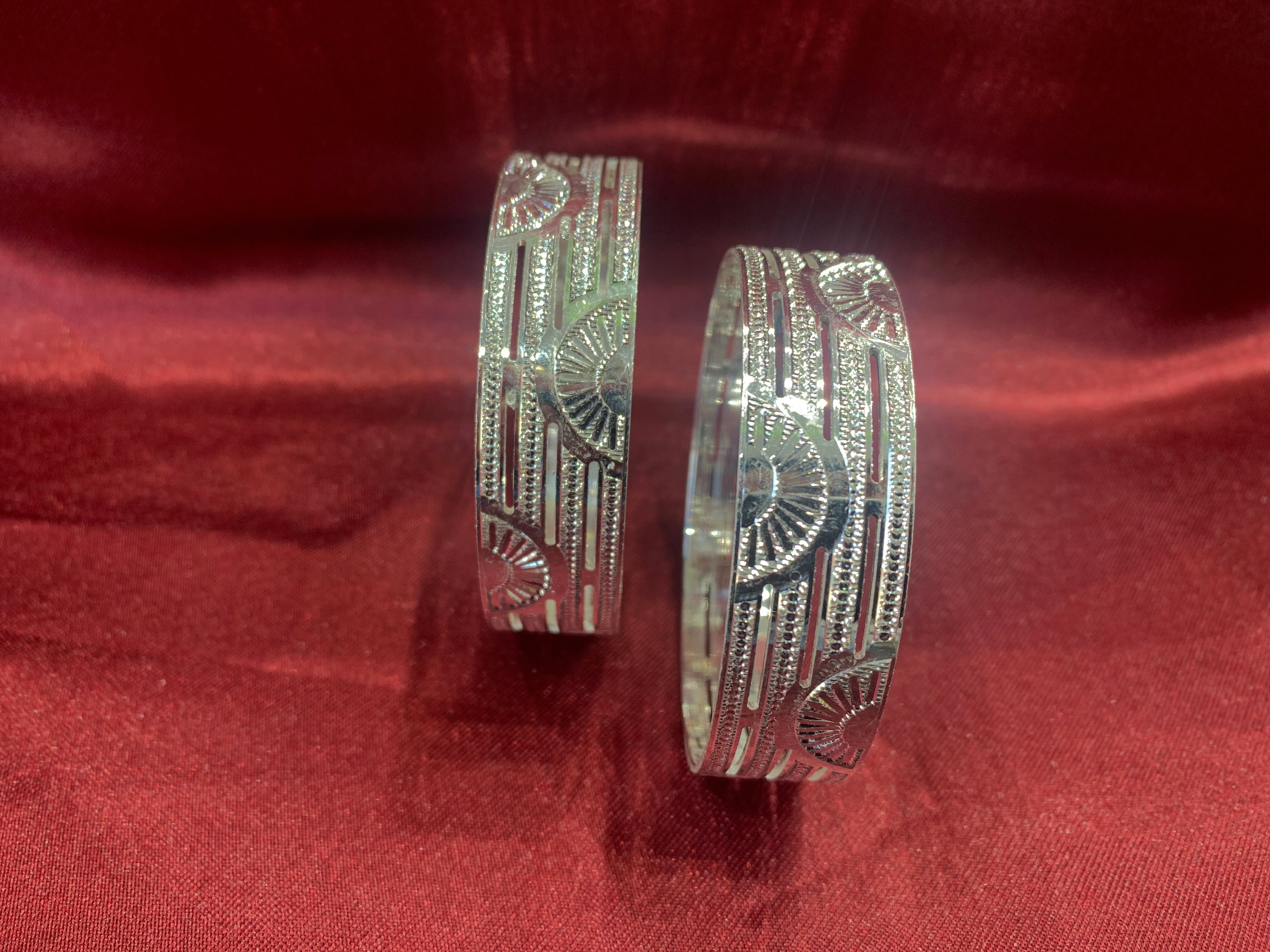 Traditional silver bangles B6