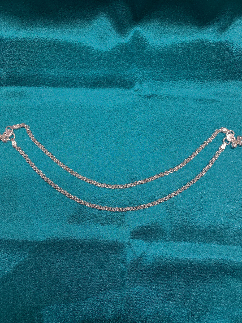 Fancy silver anklets in round rings design