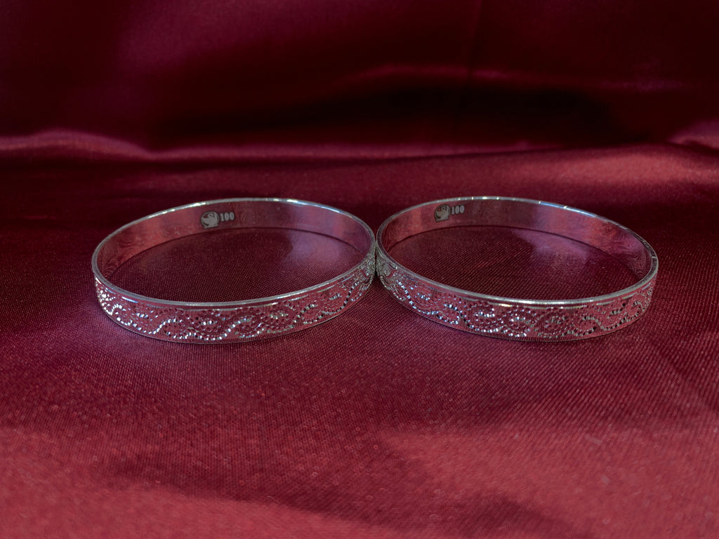 Traditional silver bangles B4