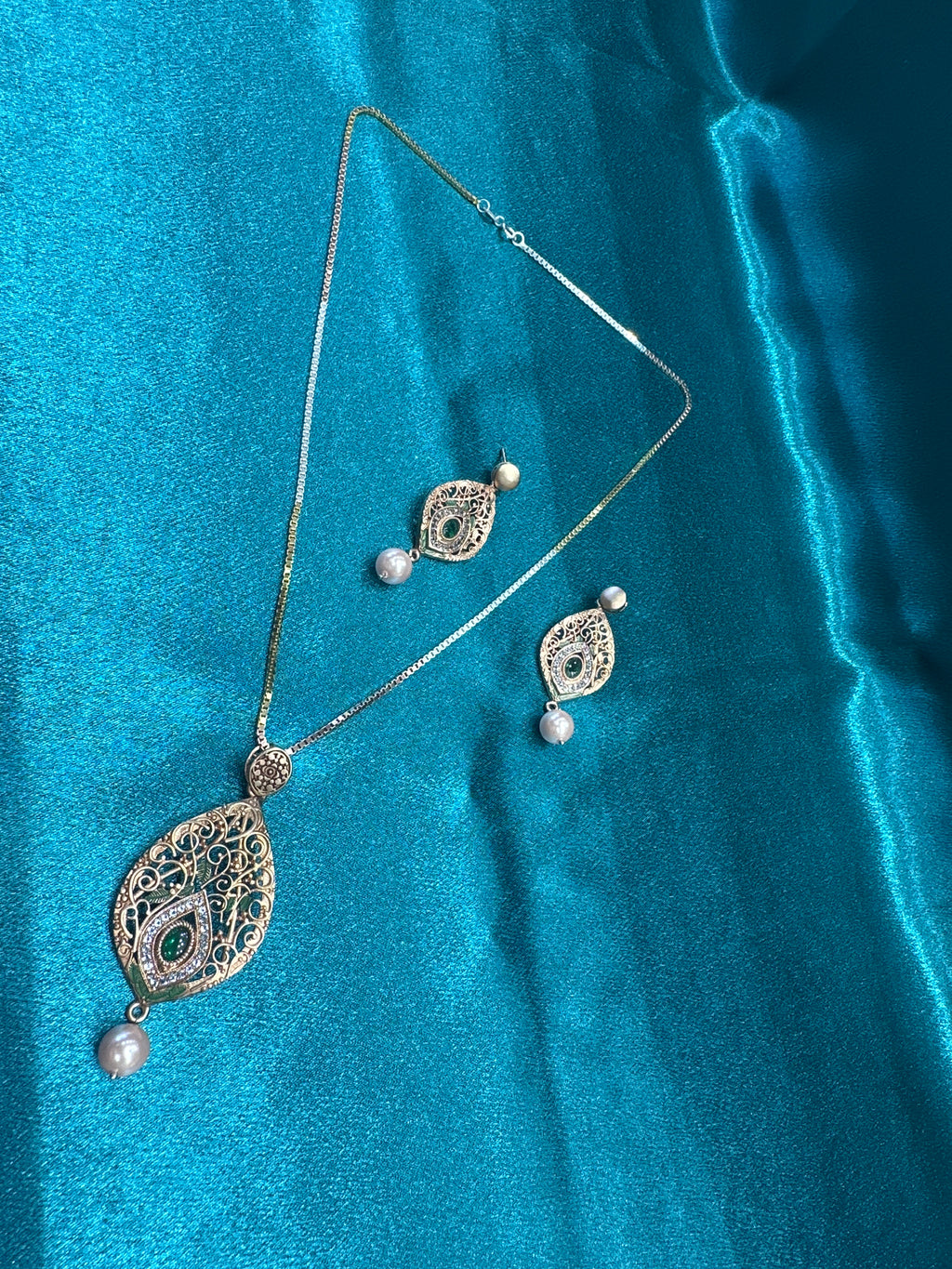 Women’s Fancy Silver pendant set