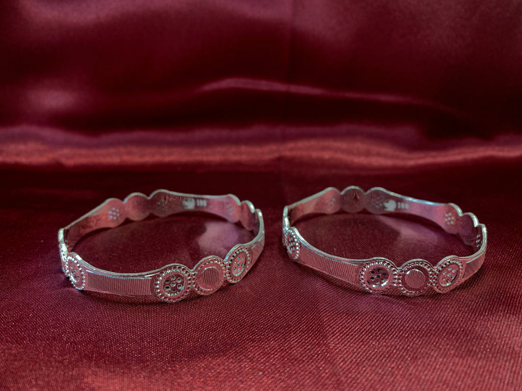 Traditional silver bangles B7