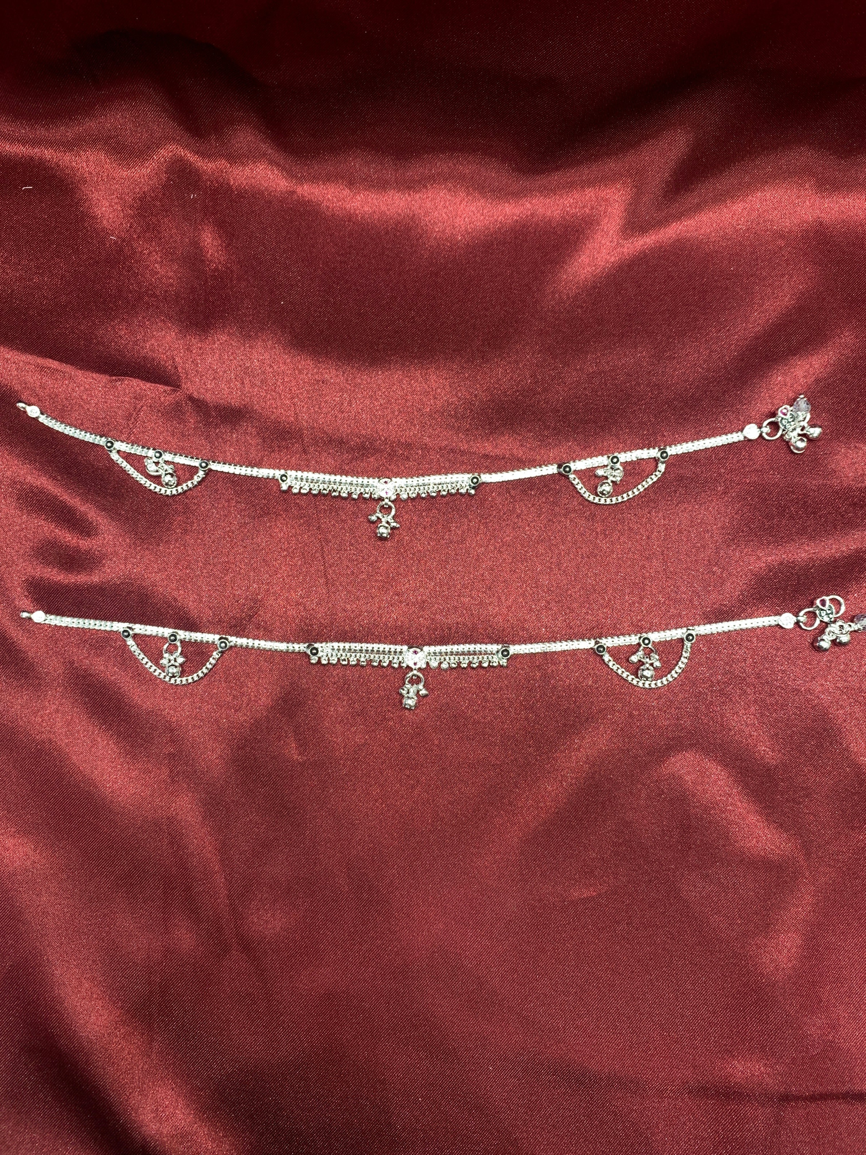 Fancy silver anklets with frill design