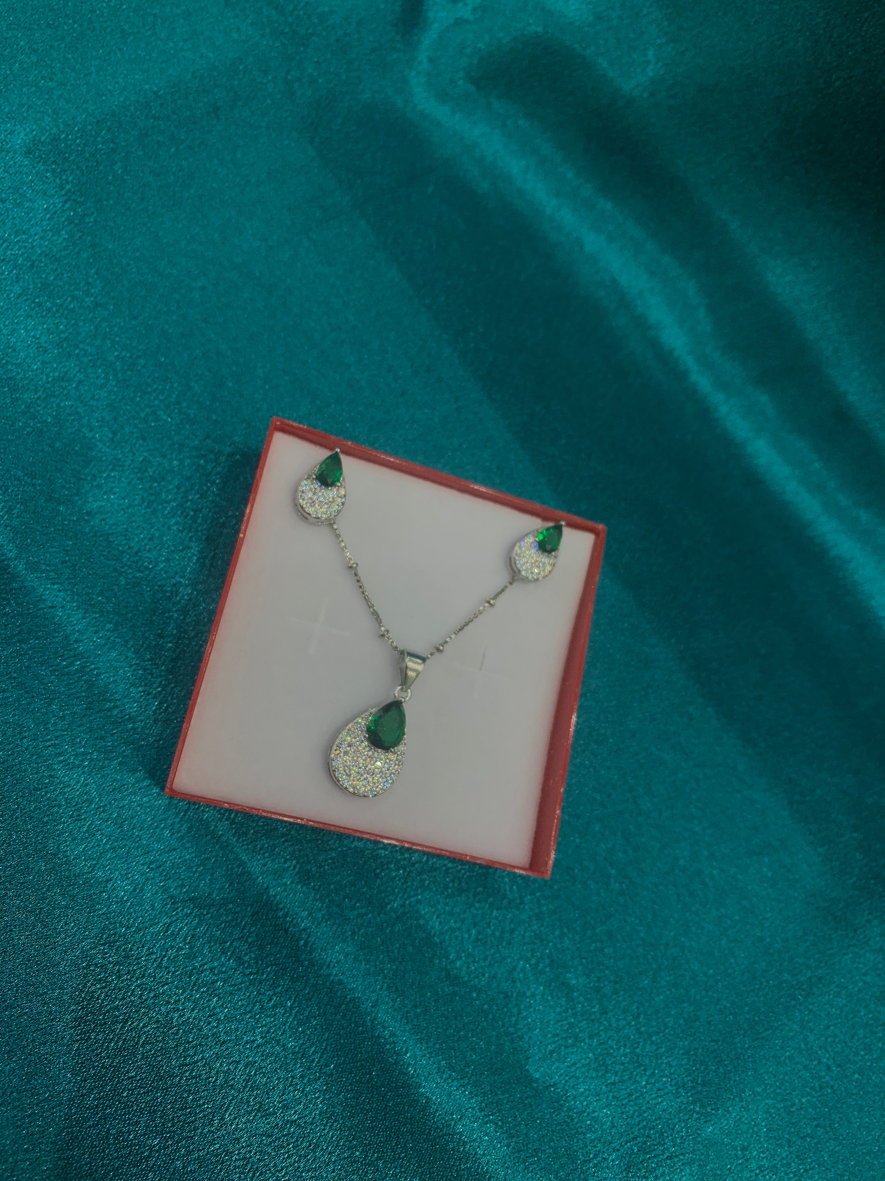 Women’s Fancy Silver pendant set