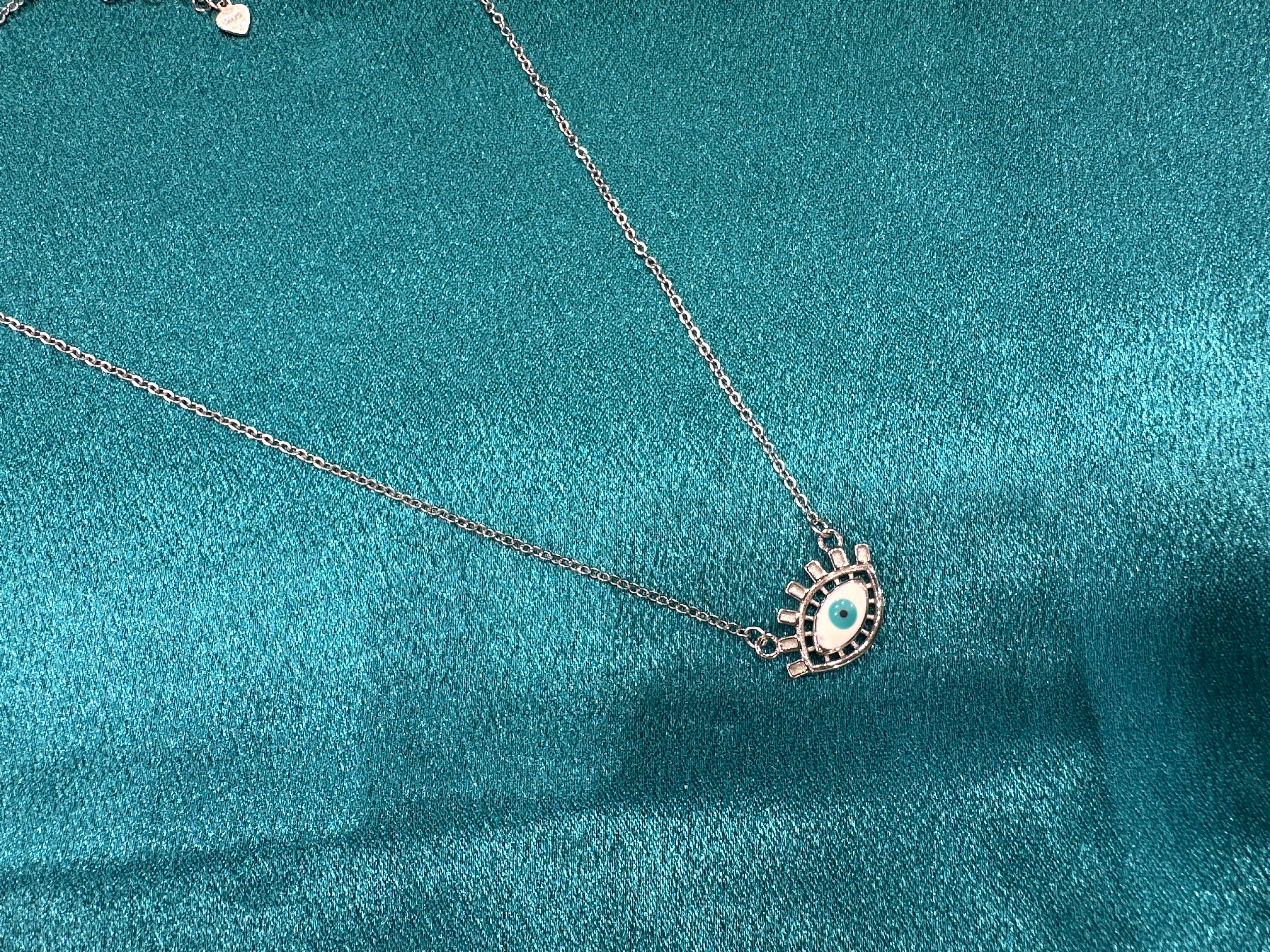 Women’s Fancy Silver pendant chain