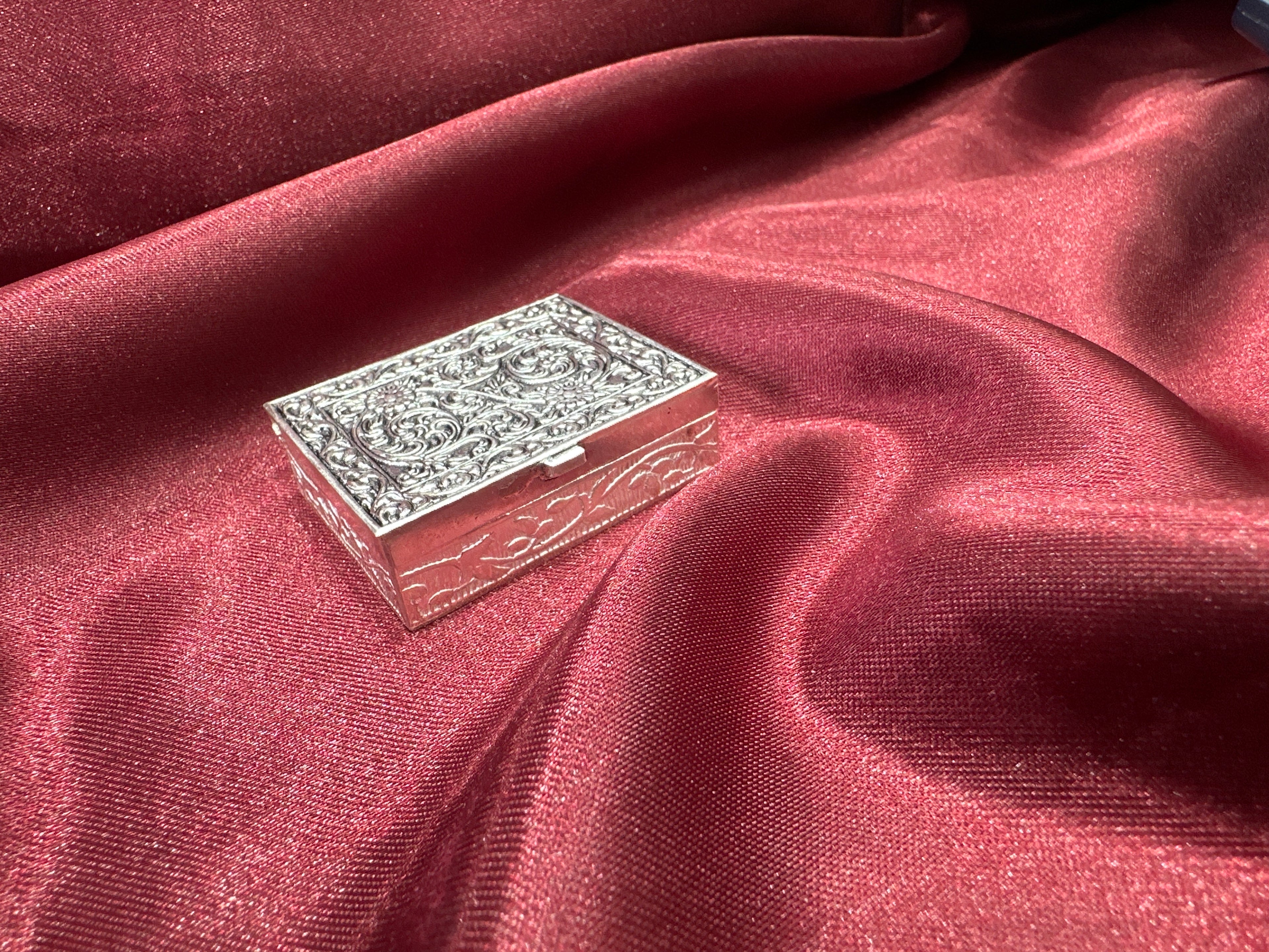 Silver designer box (medium)