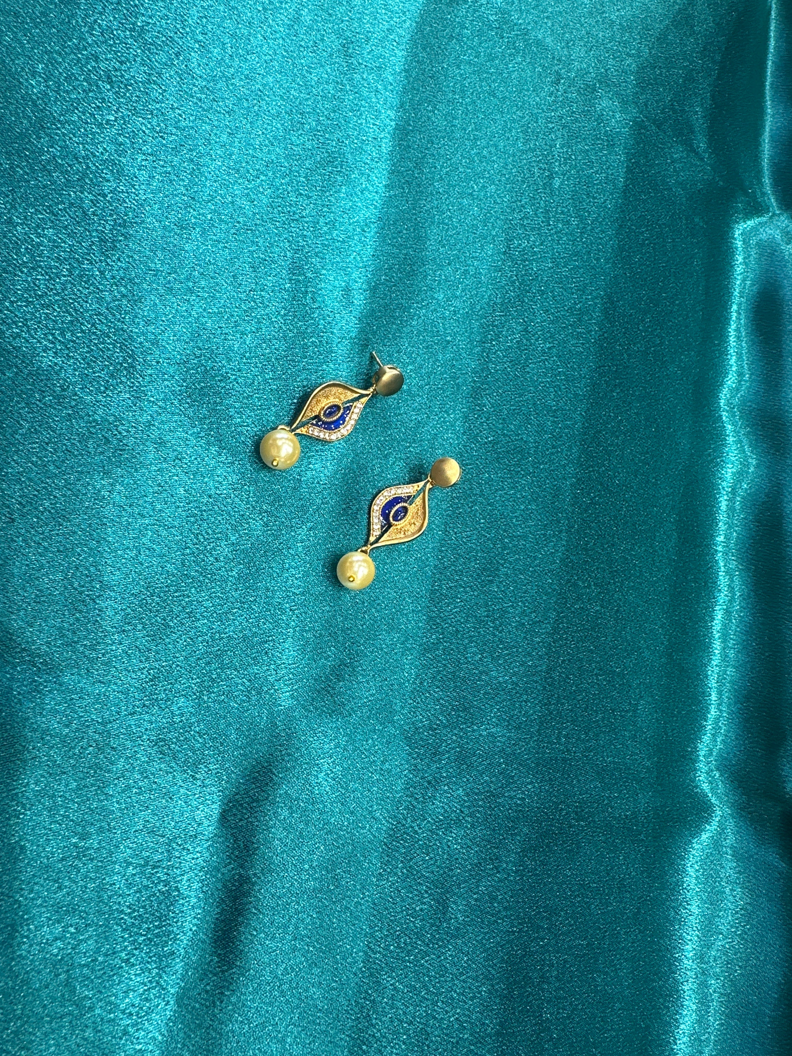 Women’s Fancy Silver pendant set