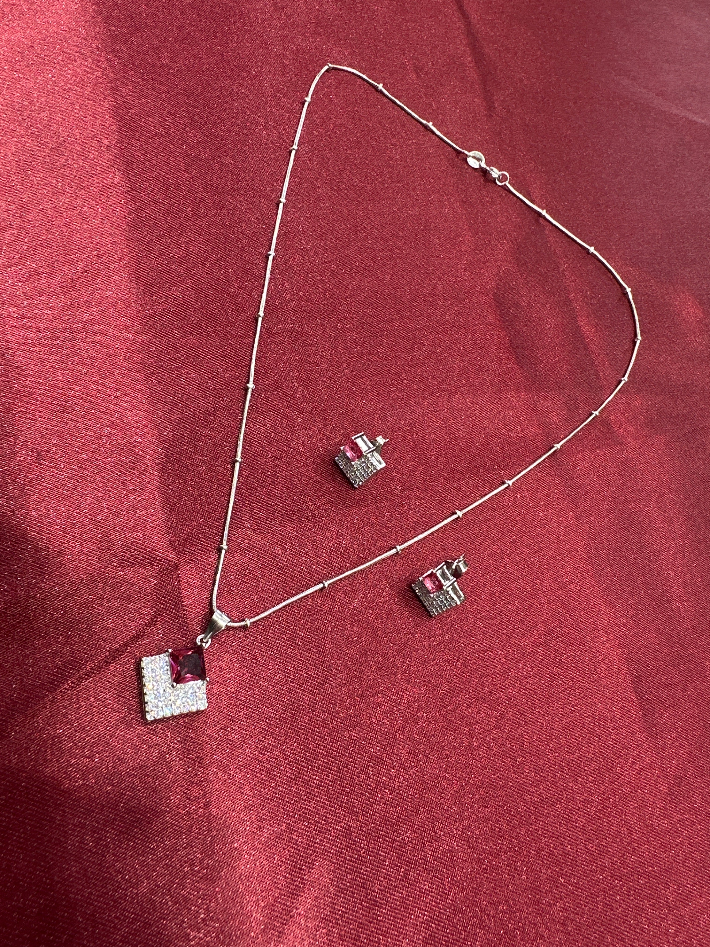 Women’s Fancy Silver pendant set