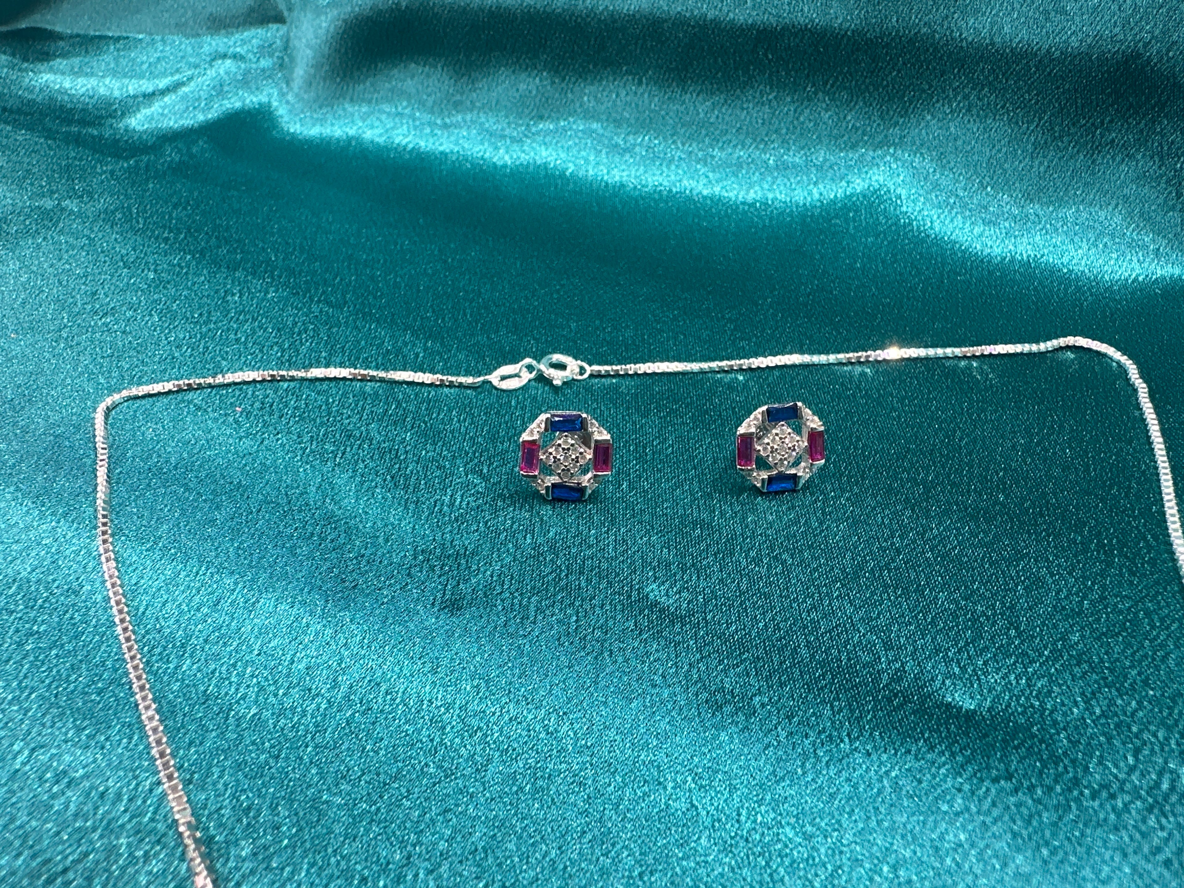 Women’s Fancy Silver pendant set