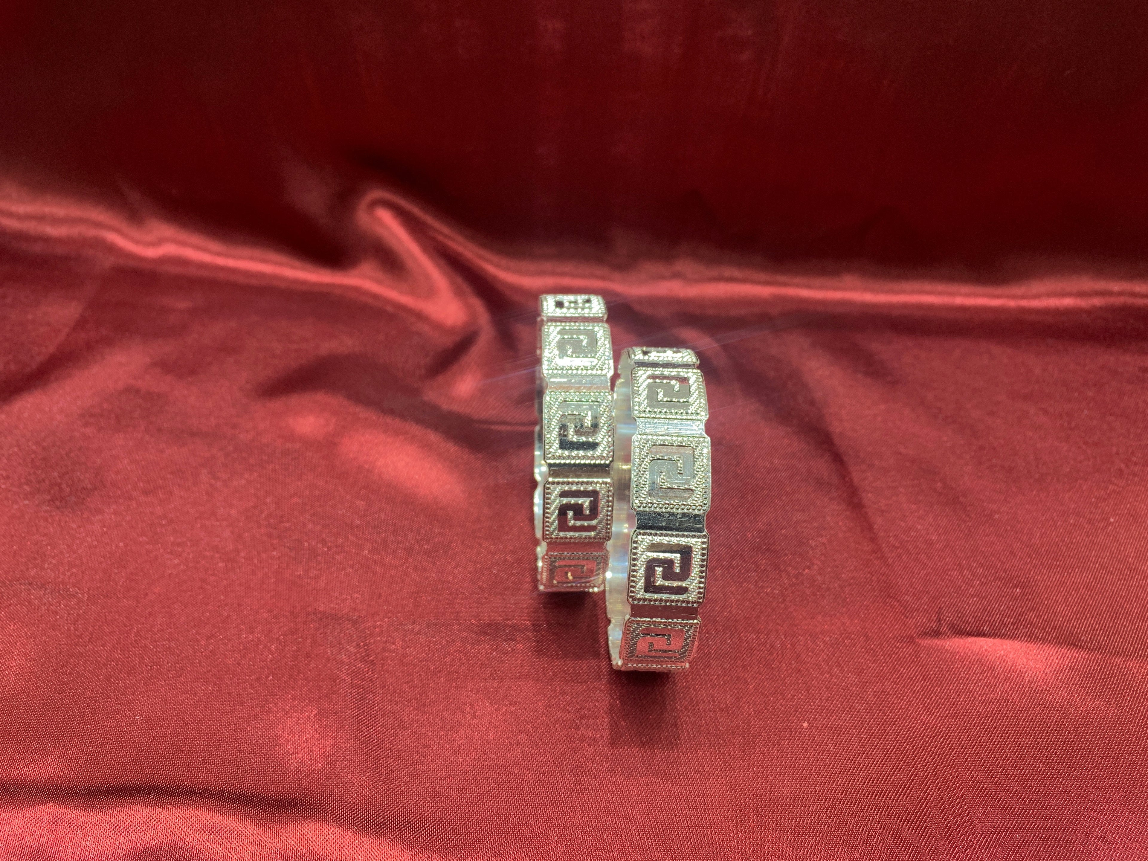 Traditional silver bangles B22