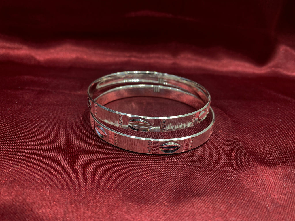Traditional silver bangles B12
