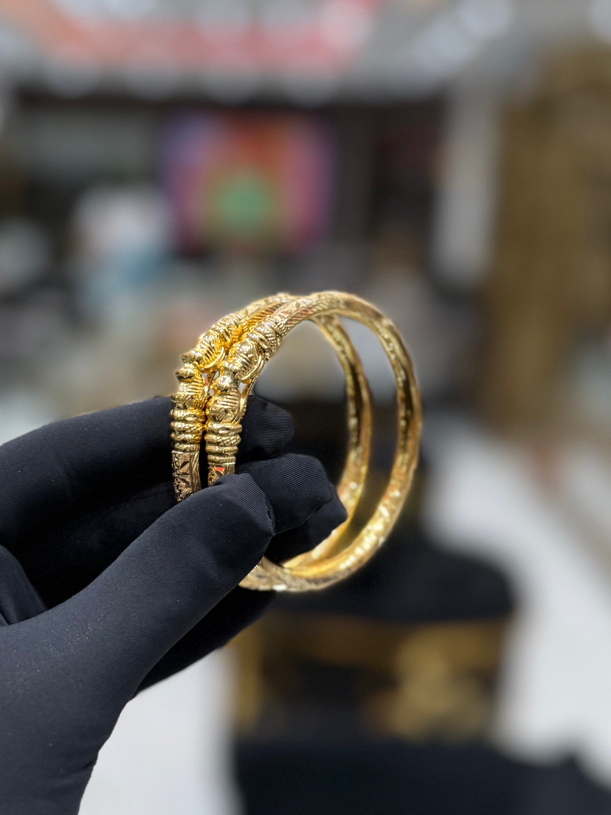 22K Gold Women’s Hollow Pipe Bangles (pair)