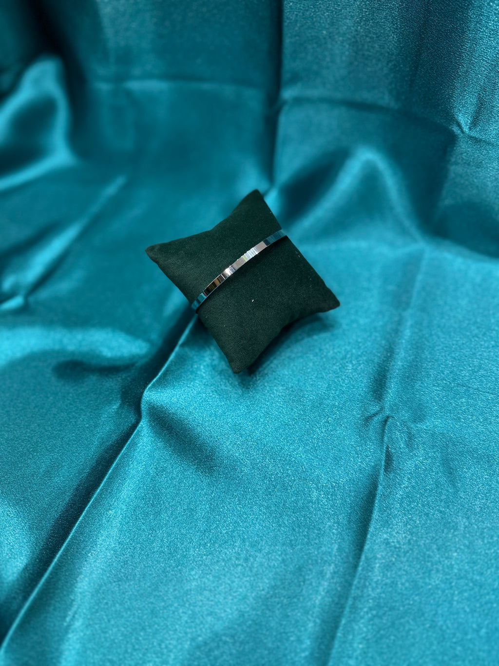 Plain silver rhodium plated bangle