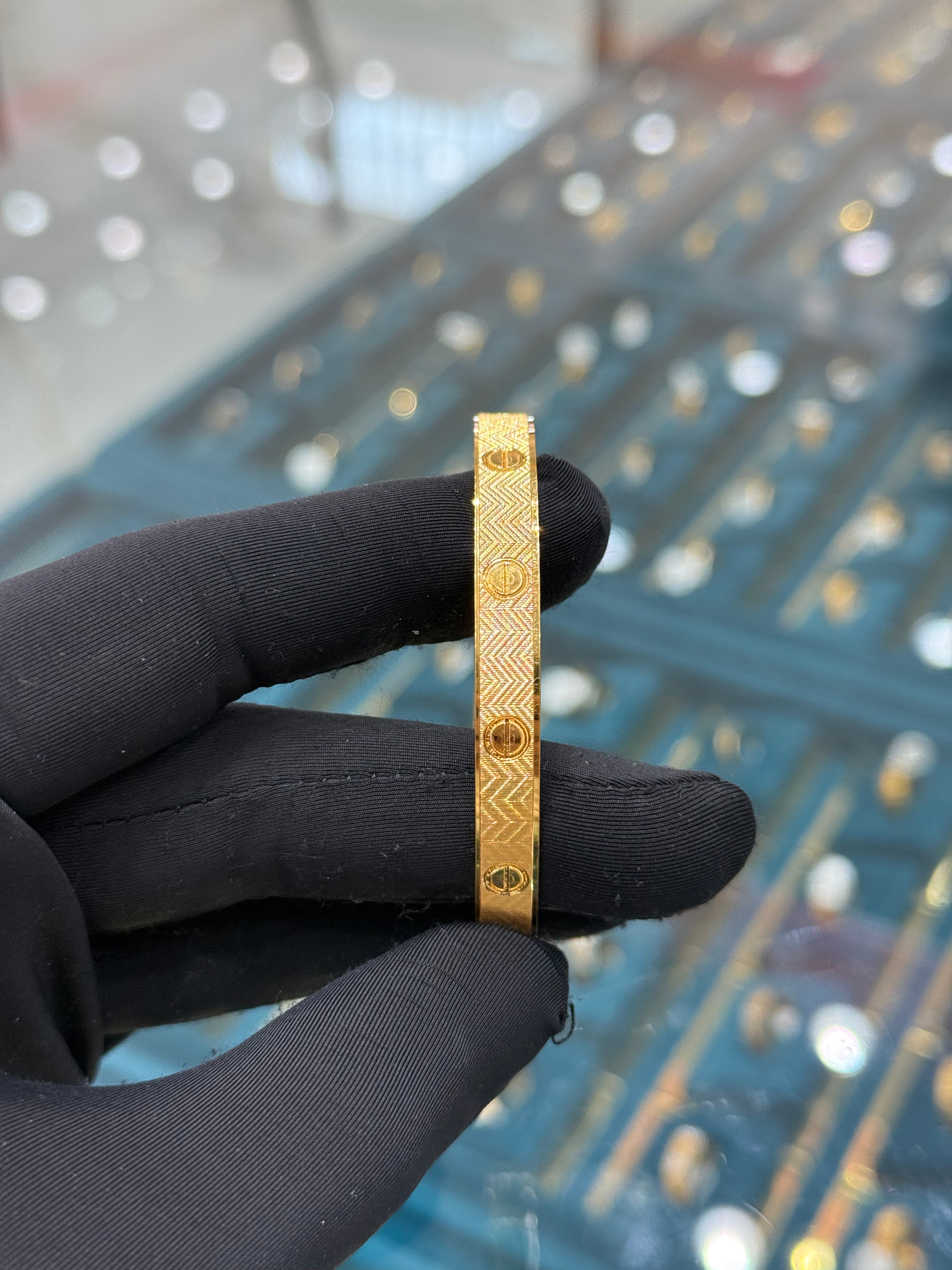 22k Gold Designer Bangle