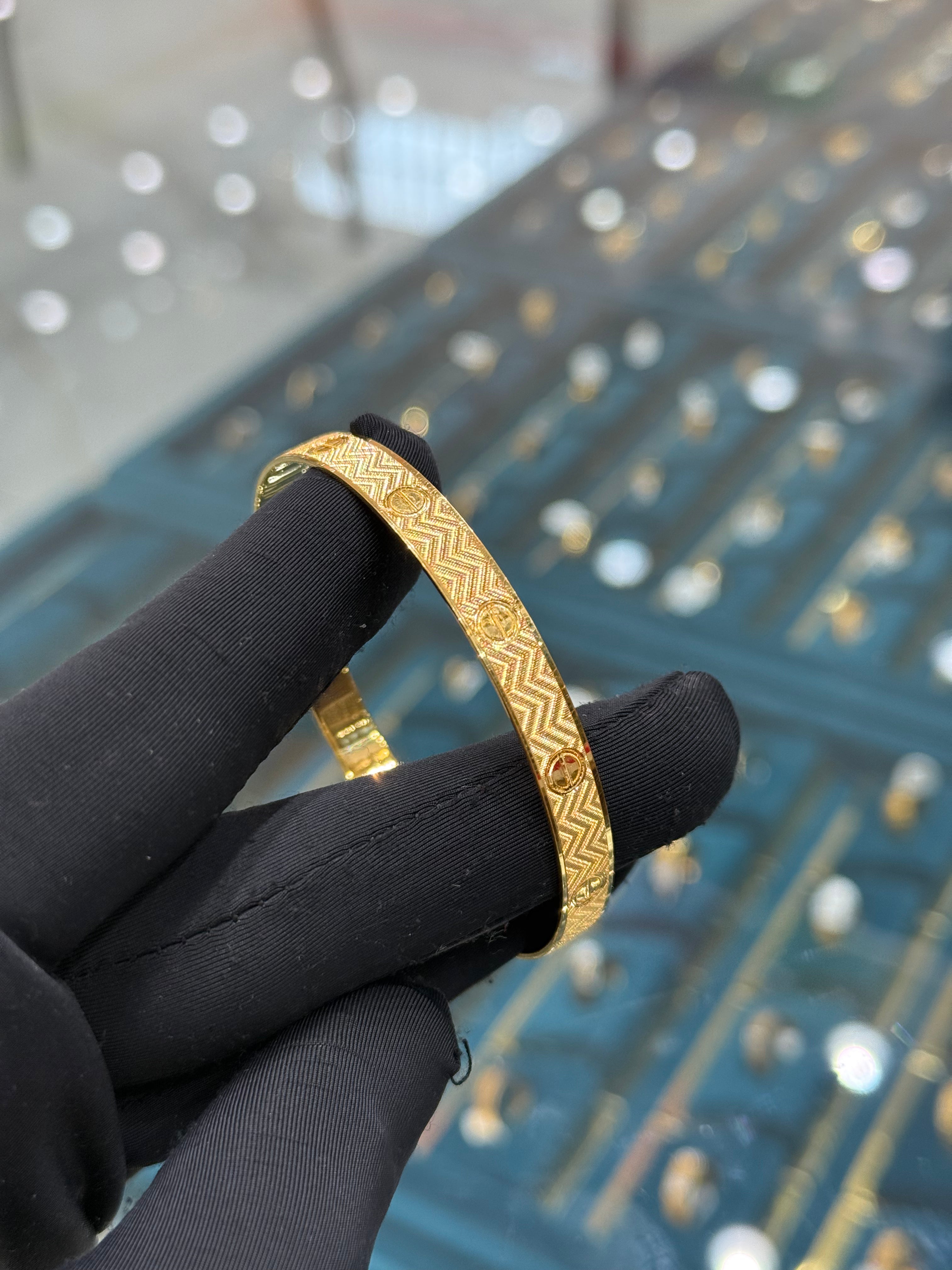22k Gold Designer Bangle