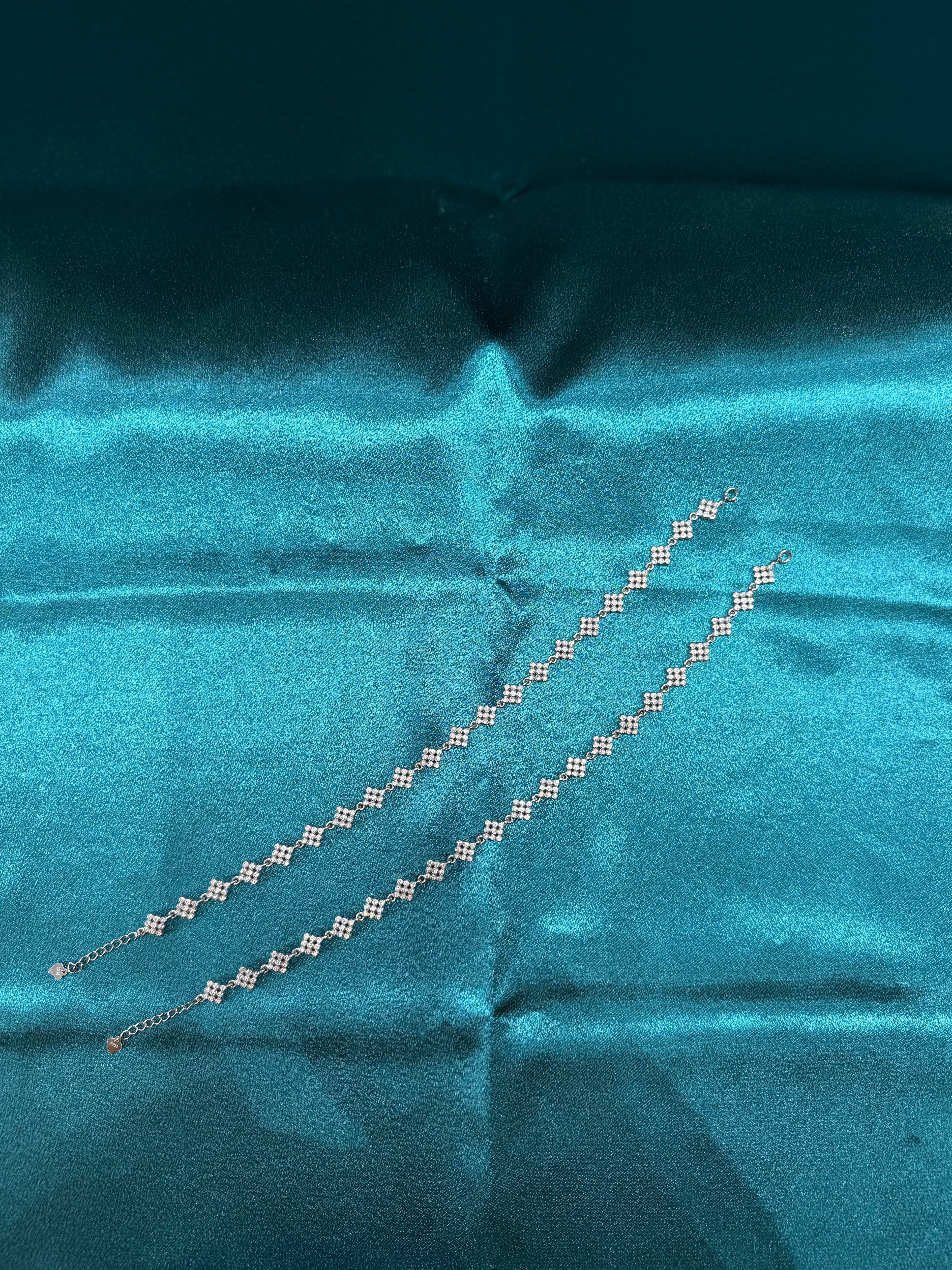 Fancy silver anklet with CZ diamond in square pattern