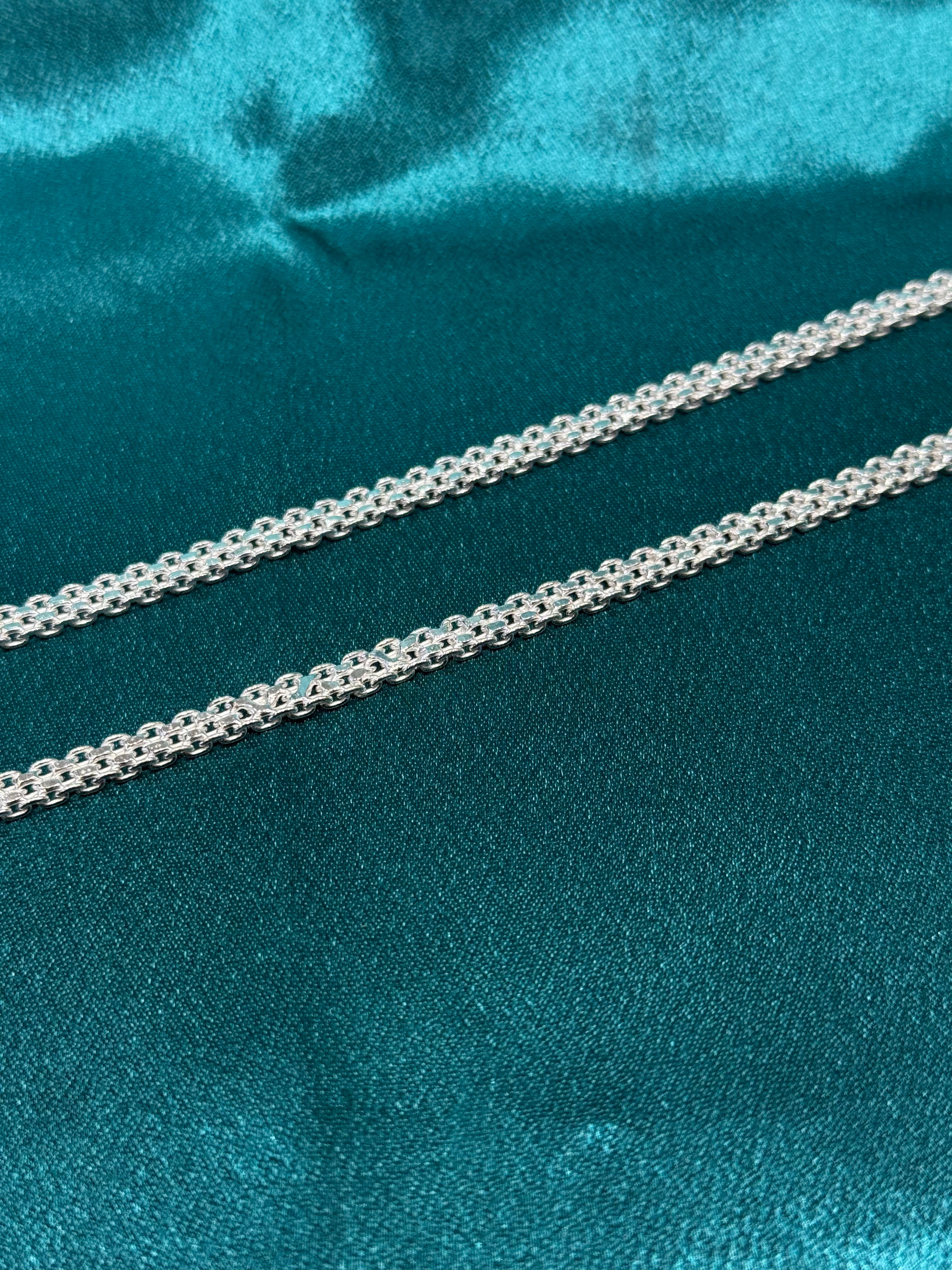 Plain silver anklet with flat sleek design