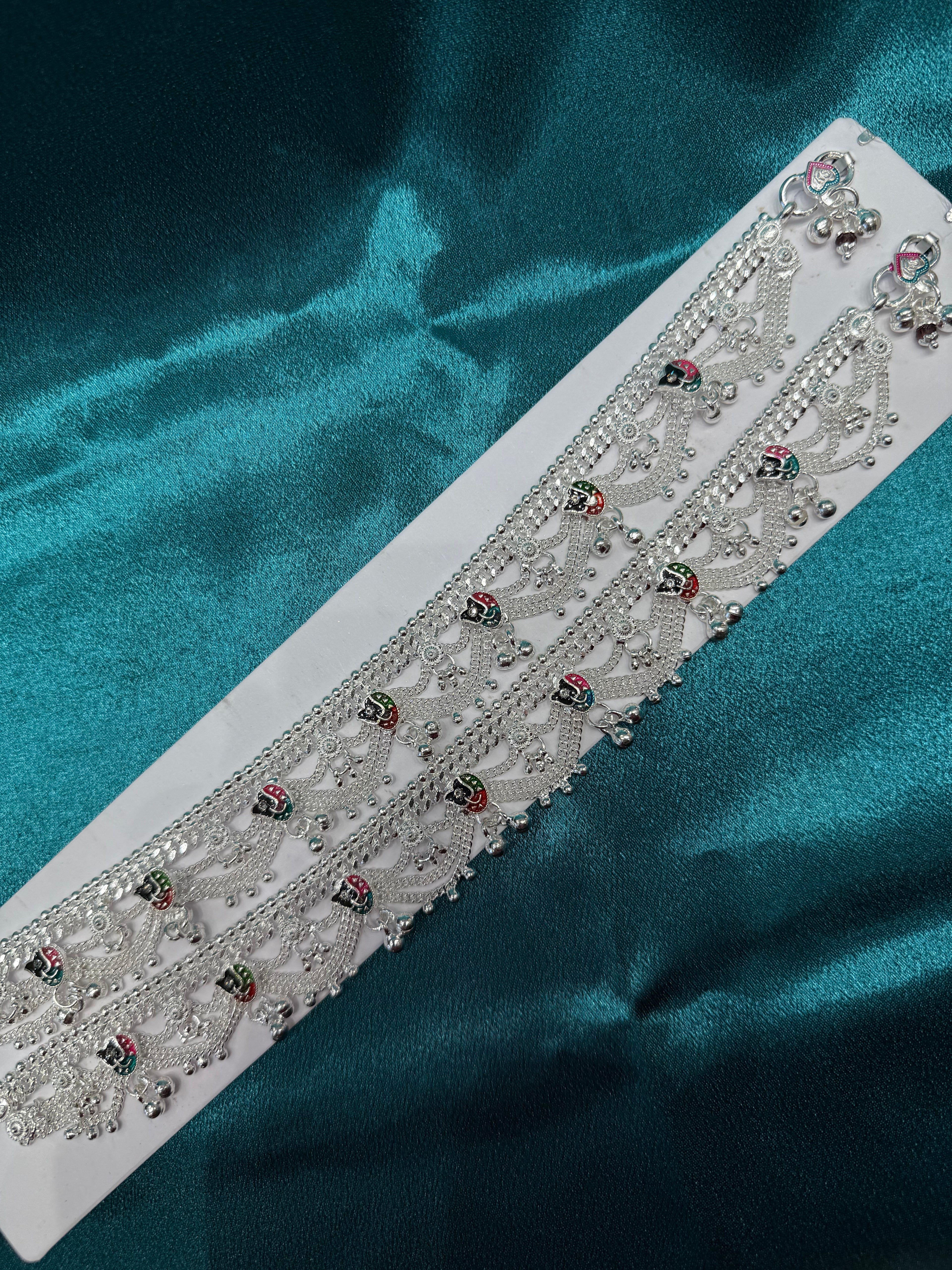 Traditional silver anklet with tulip and frill design