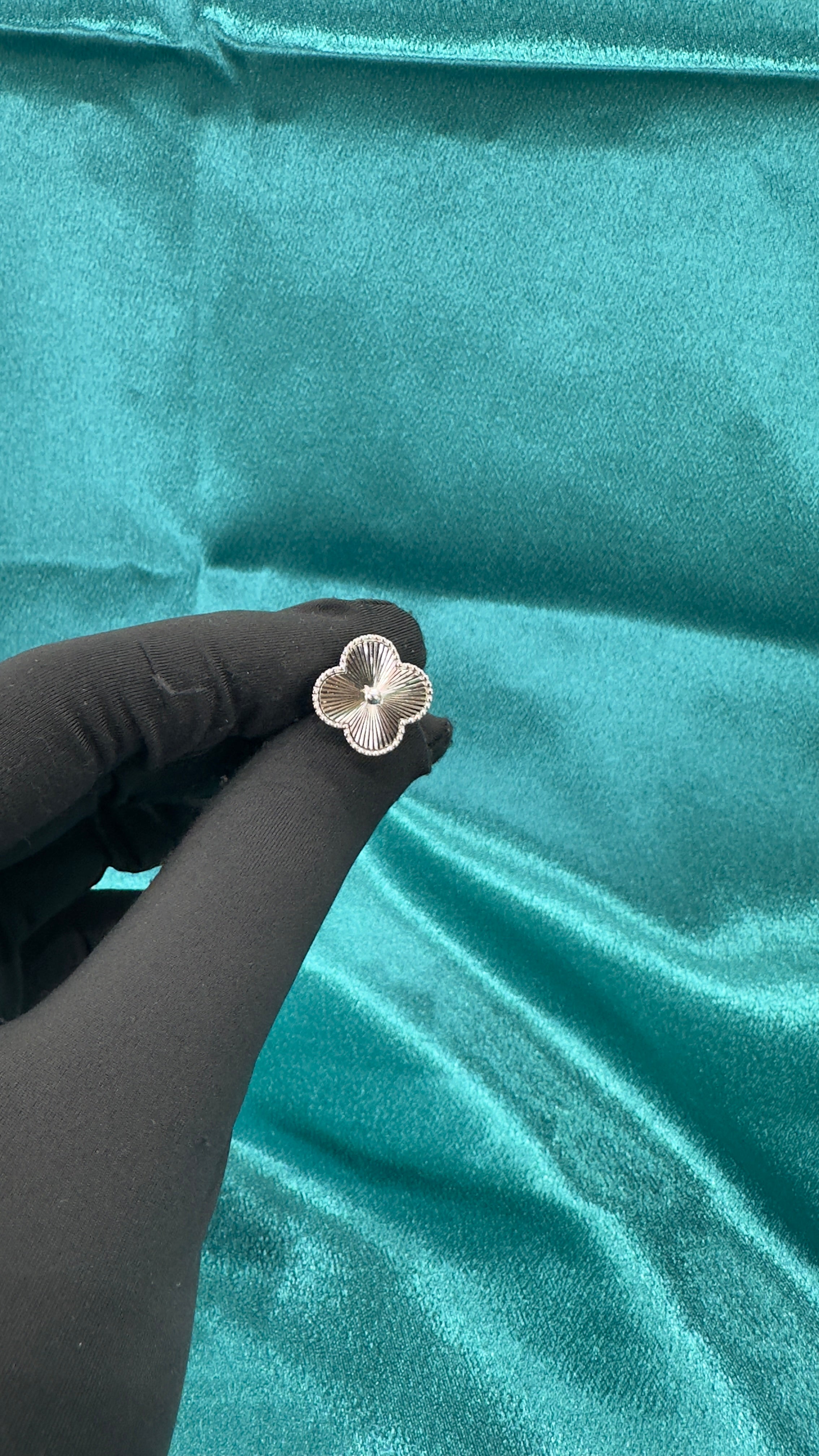 Silver 925 Clover Inspired Earrings in full silver