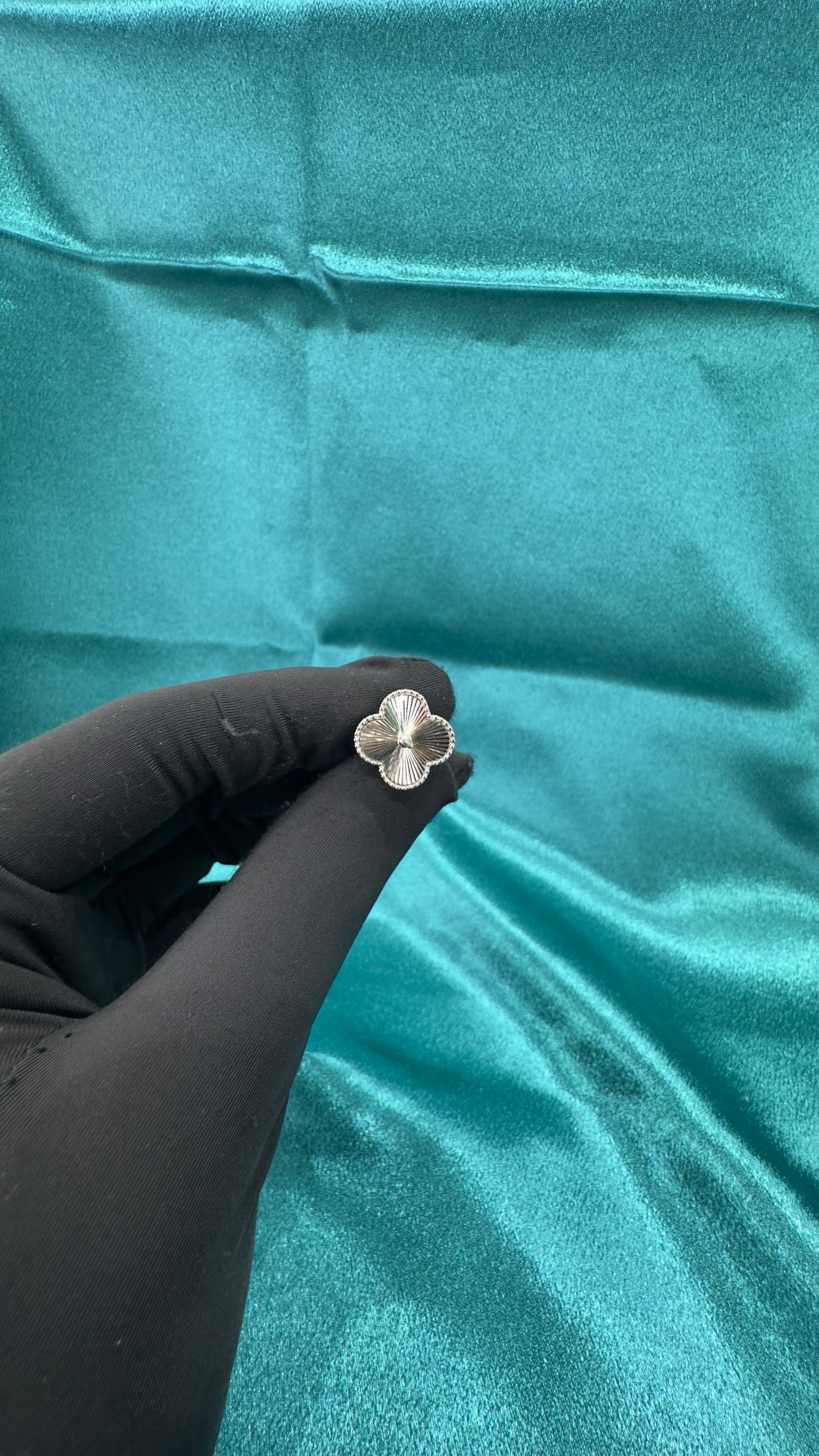 Silver 925 Clover Inspired Earrings in full silver