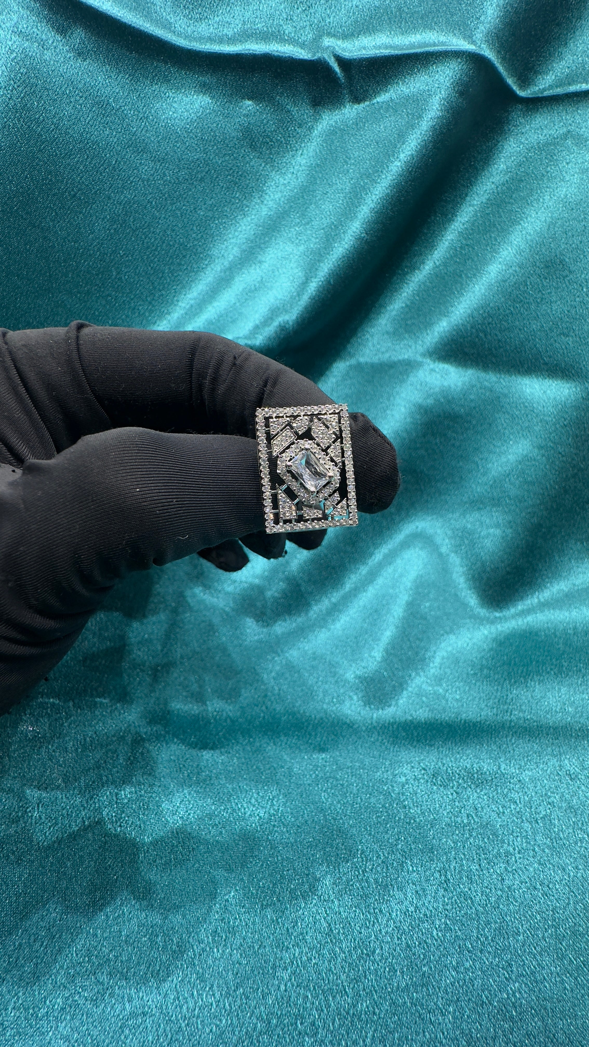 Silver earrings with white cz diamonds in rectangle shape