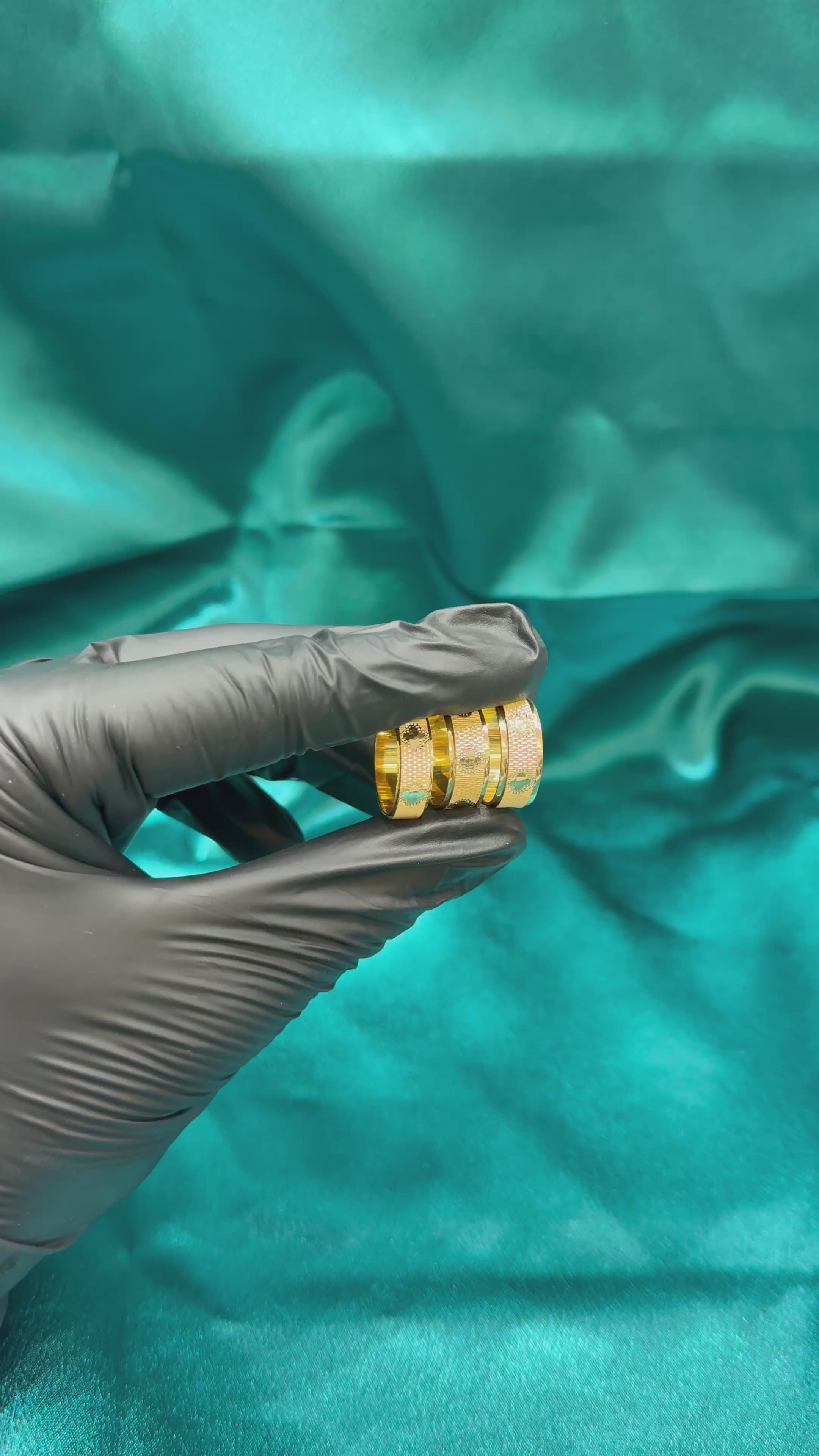 Clover Design 22k Gold Ring