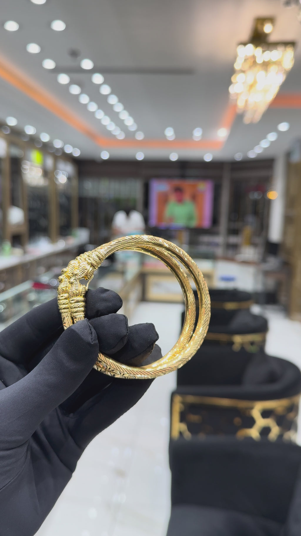 22K Gold Women’s Hollow Pipe Bangles (pair)