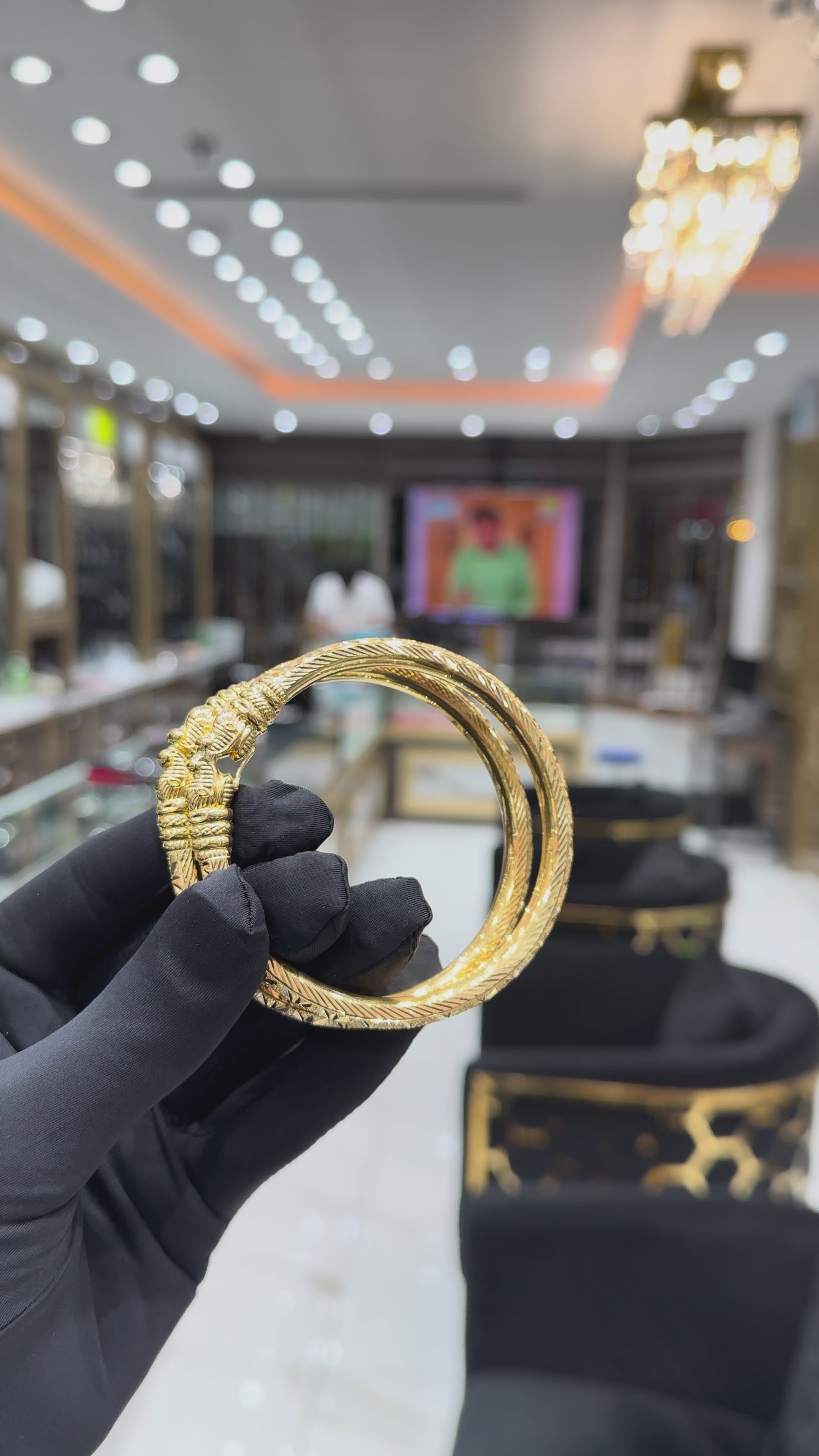 22K Gold Women’s Hollow Pipe Bangles (pair)