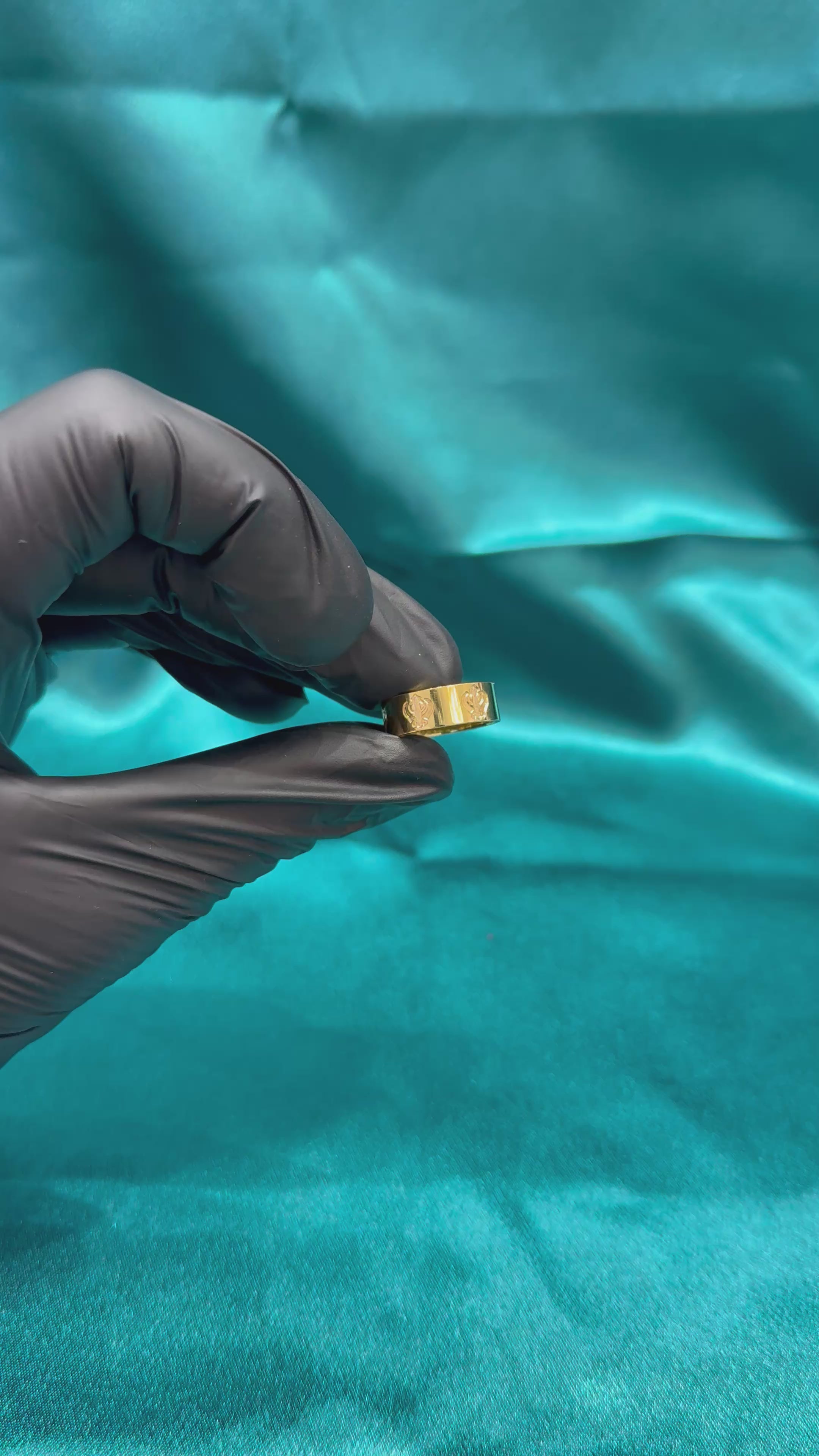 Khanda Design 22k Gold Band