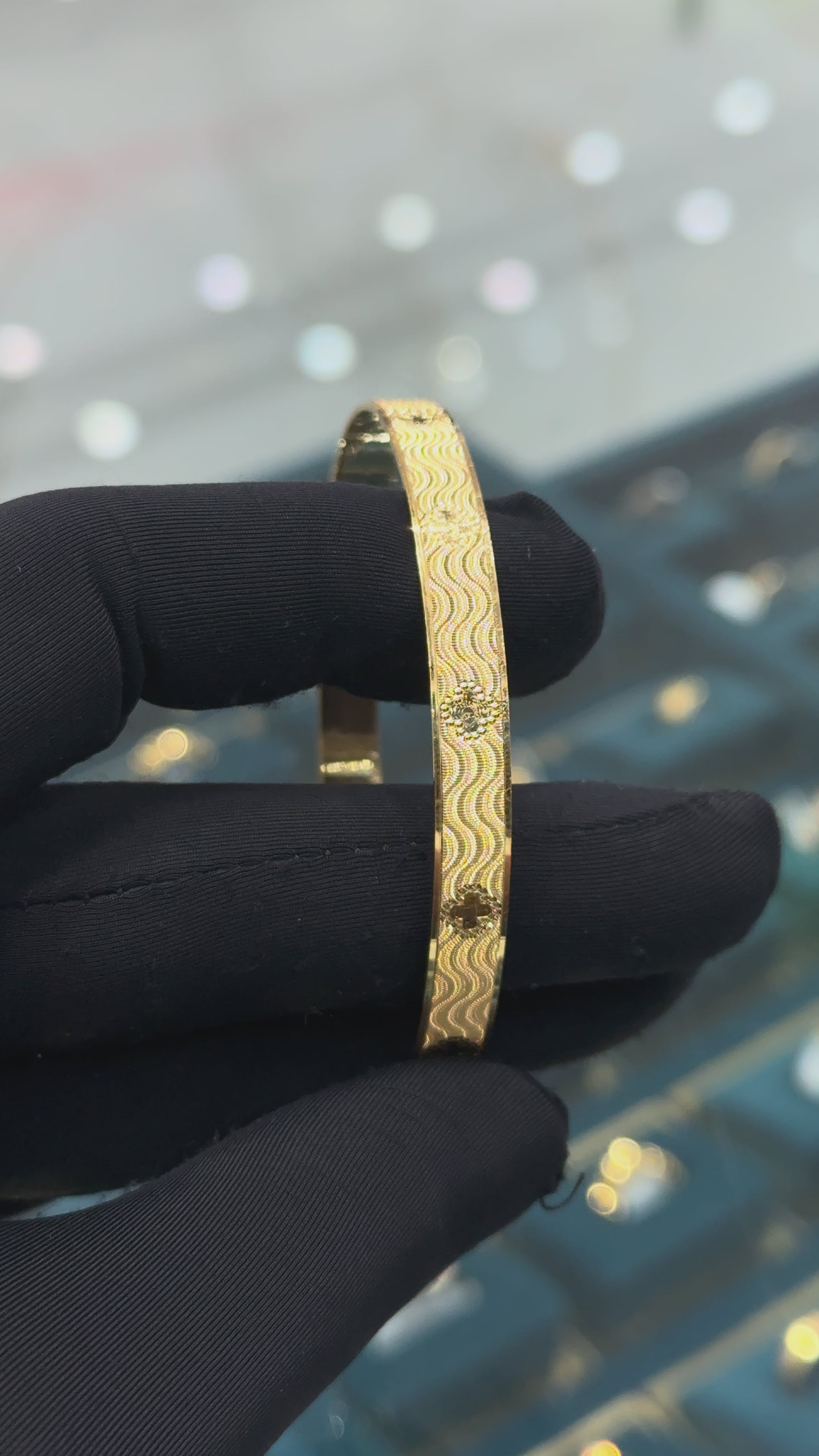 22k Gold Designer Bangle