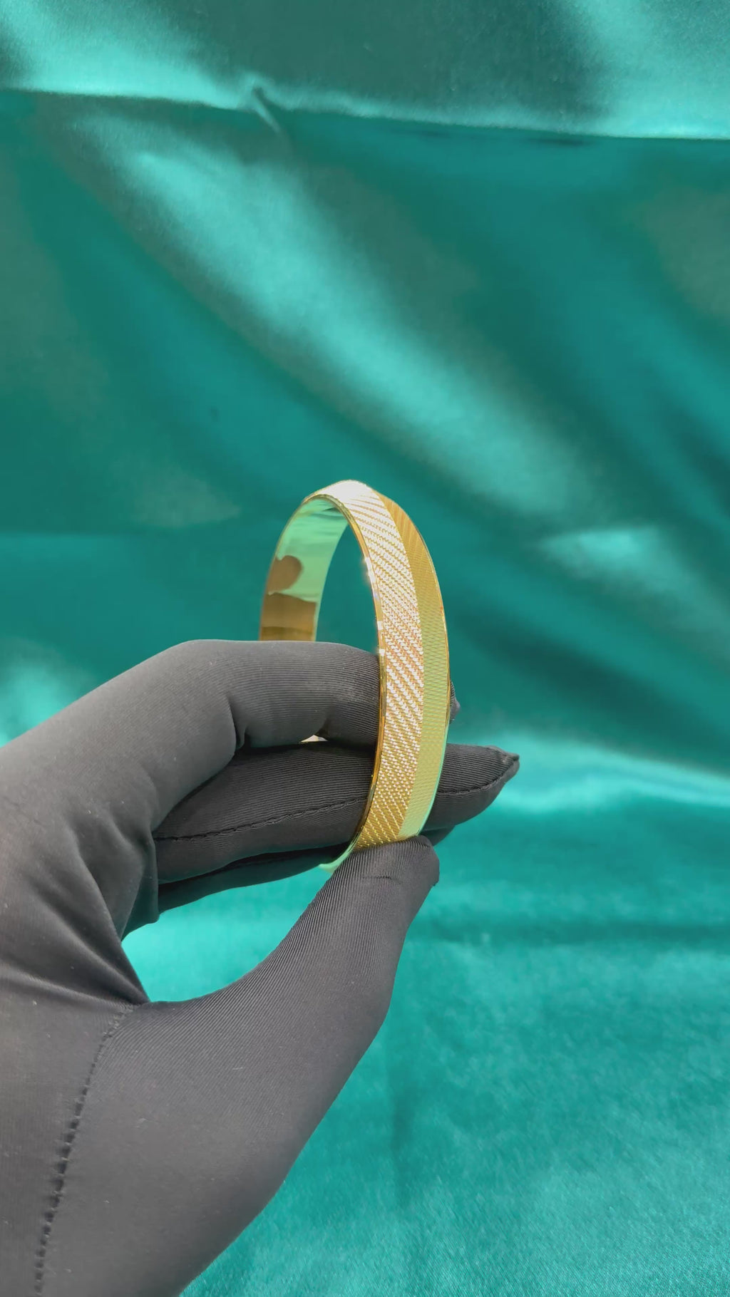 Men’s 22K Gold Designer Kara