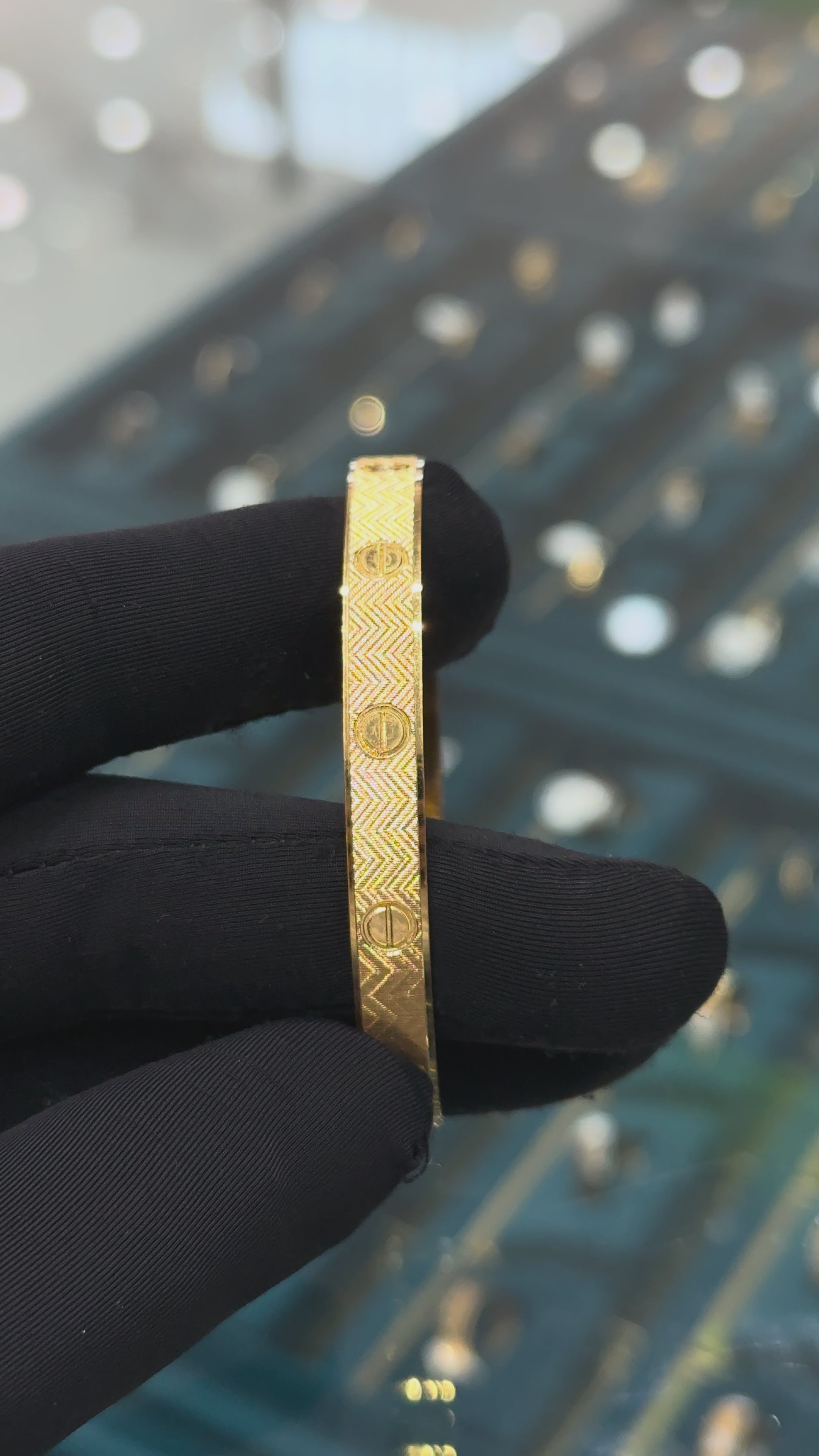 22k Gold Designer Bangle
