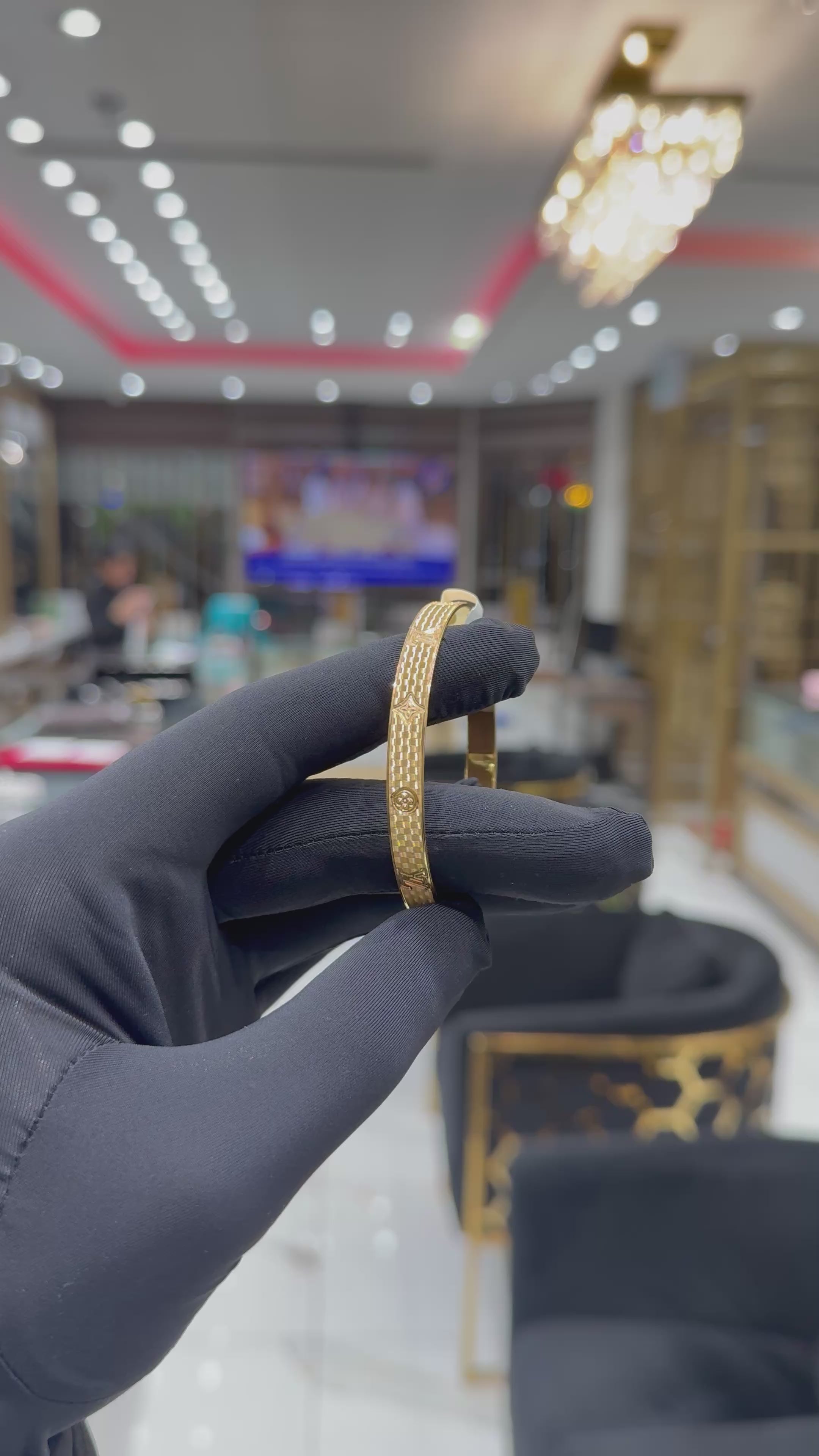 22k Gold Women’s CNC Bangle