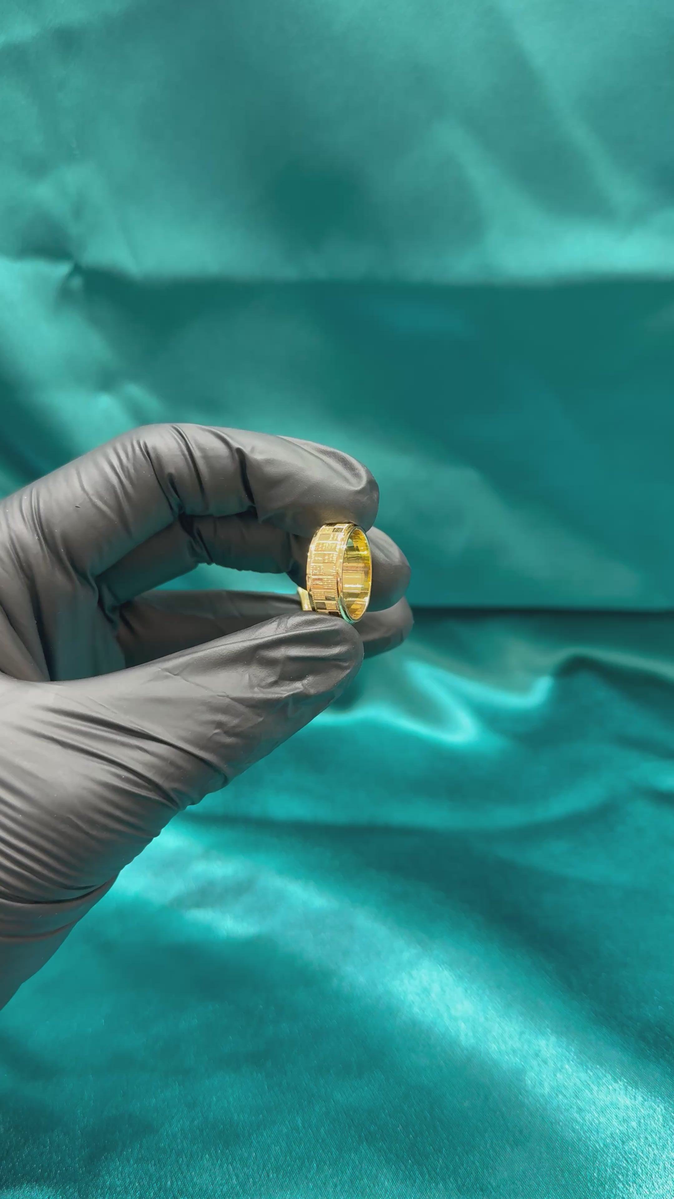 Checkerboard Design 22k Gold Band